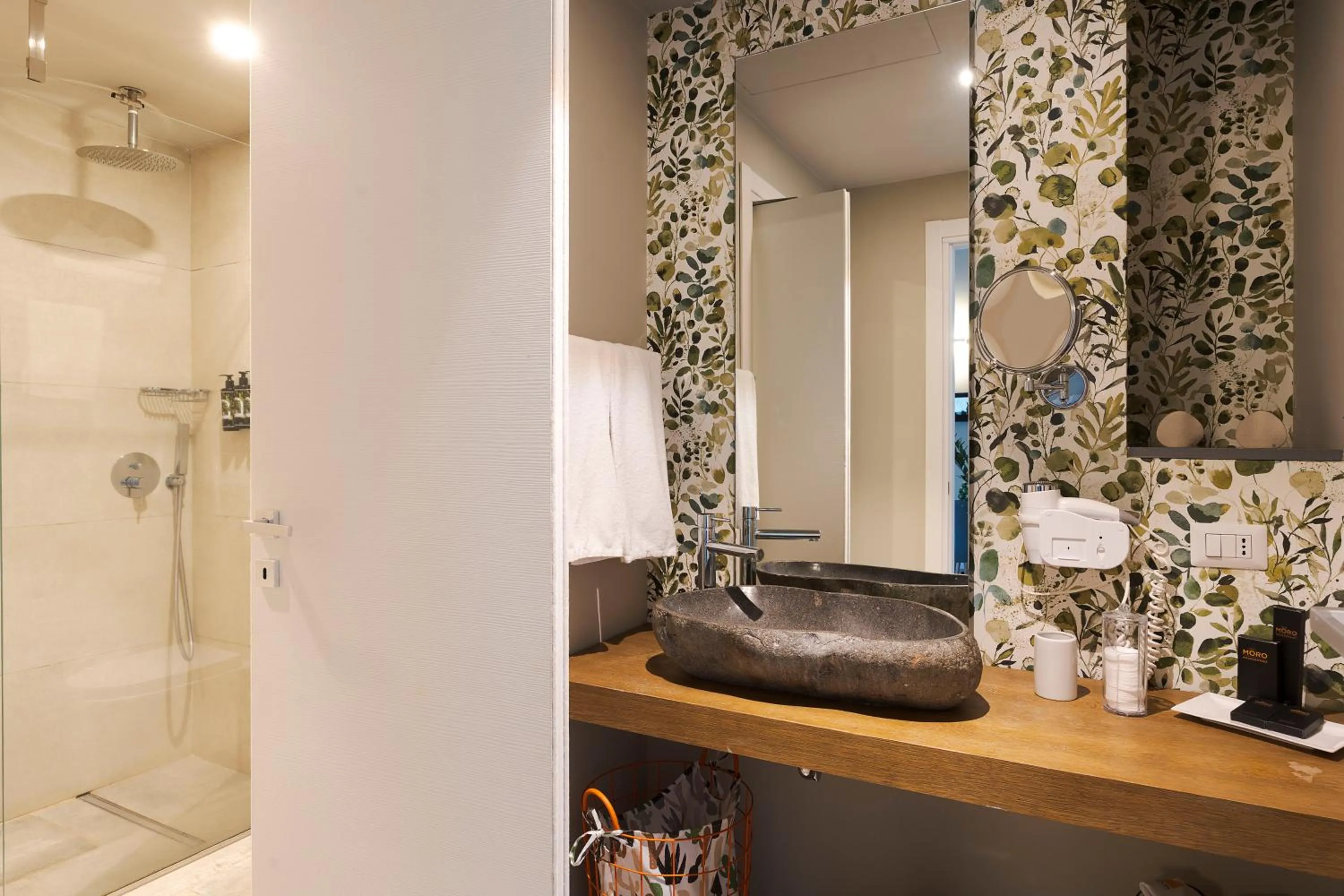 Bathroom in Kepos Etna Relais & Exclusive Spa