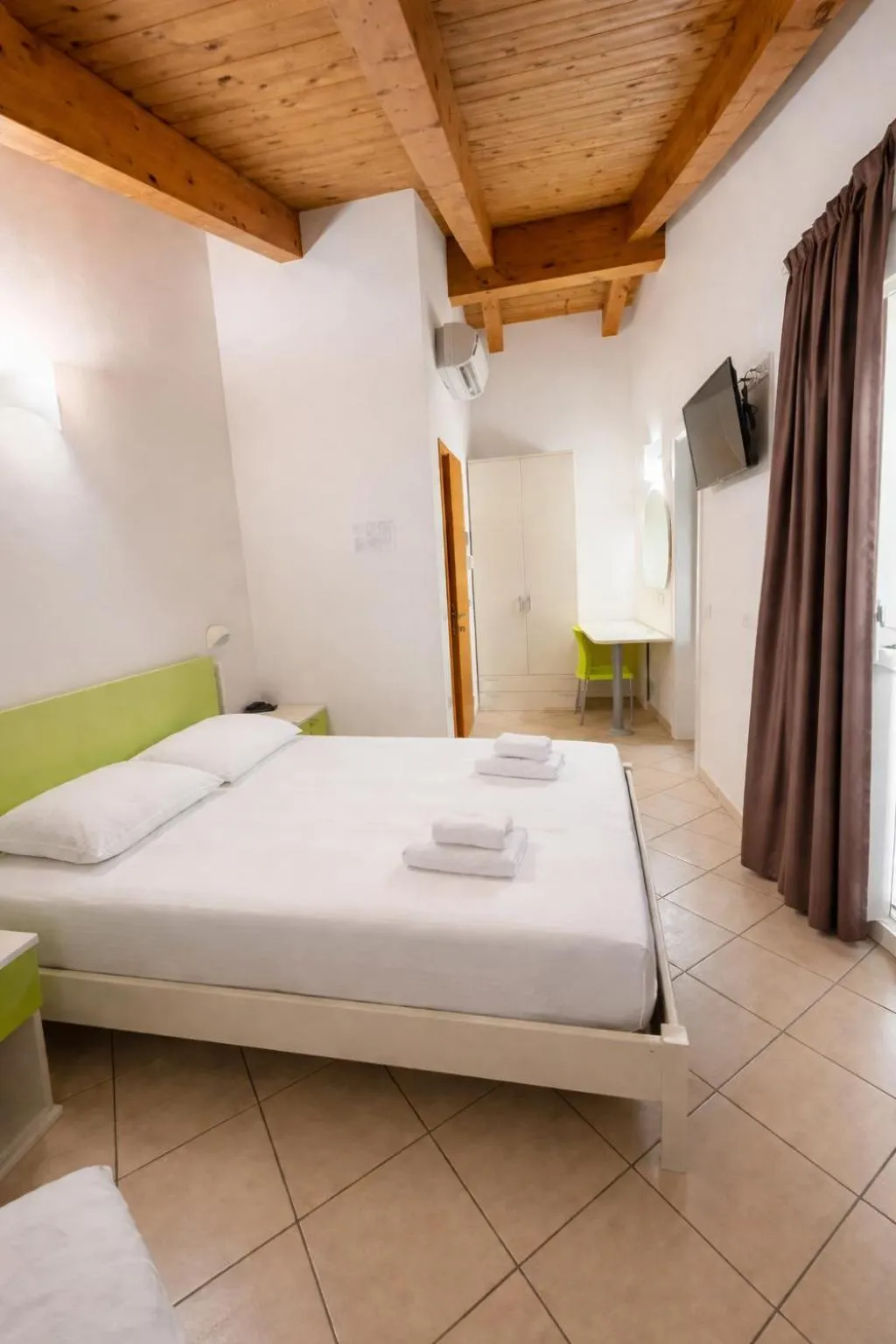 Bed in Hotel Sasselli Dipendenza Hotel Zamagna