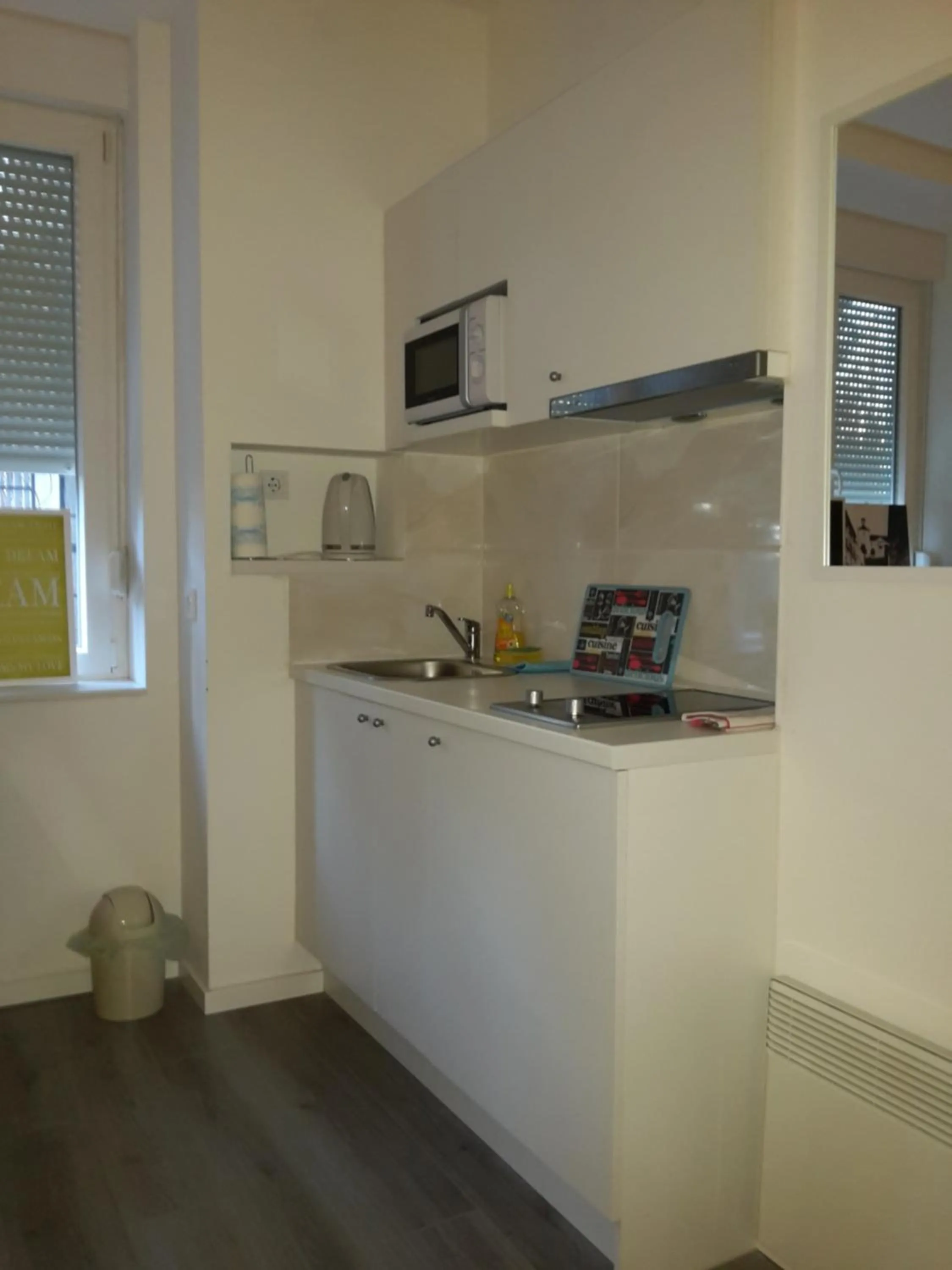 Kitchen or kitchenette in Haustor Apartments