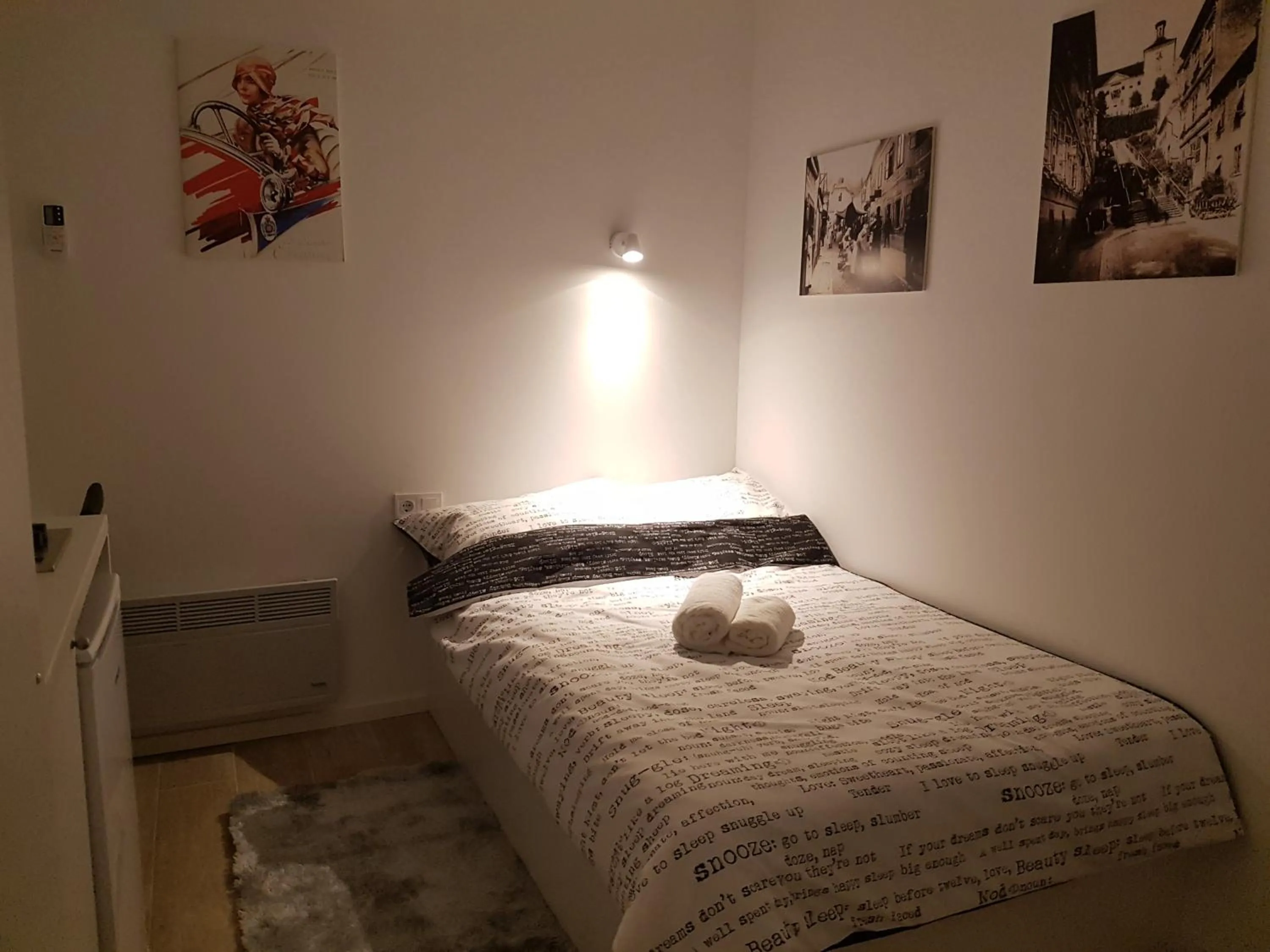 Bed in Haustor Apartments
