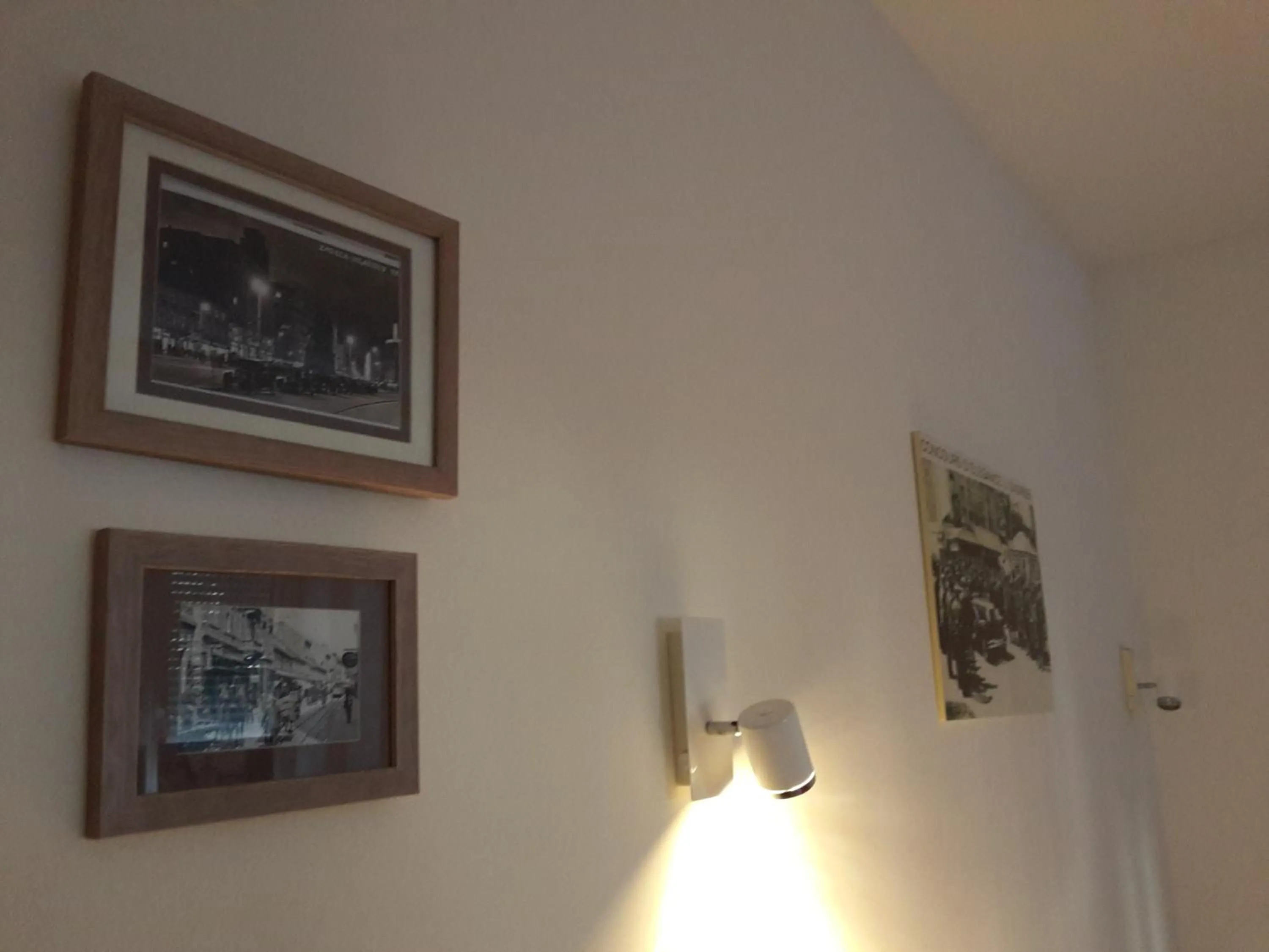 Decorative detail in Haustor Apartments