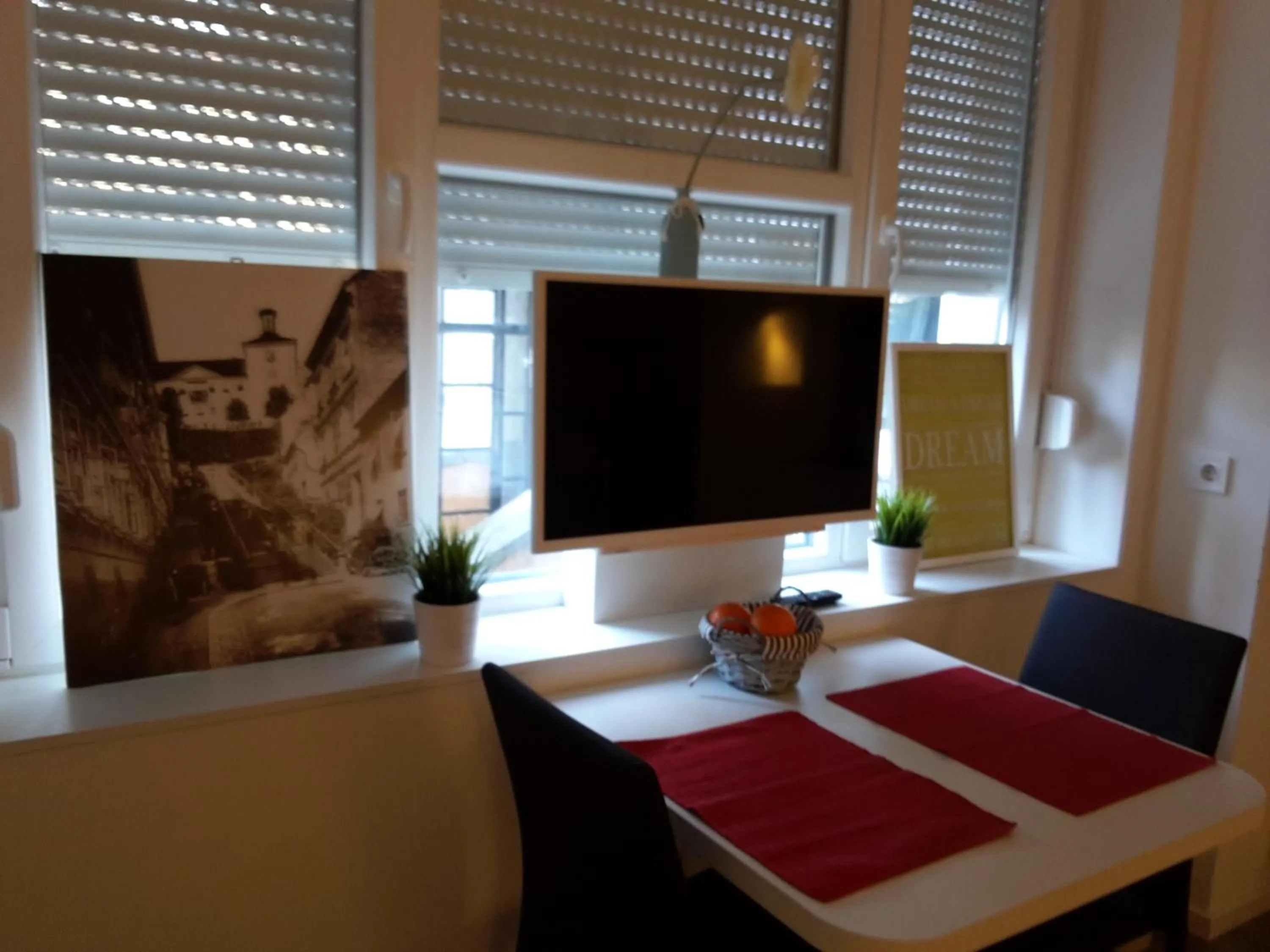 Photo of the whole room in Haustor Apartments