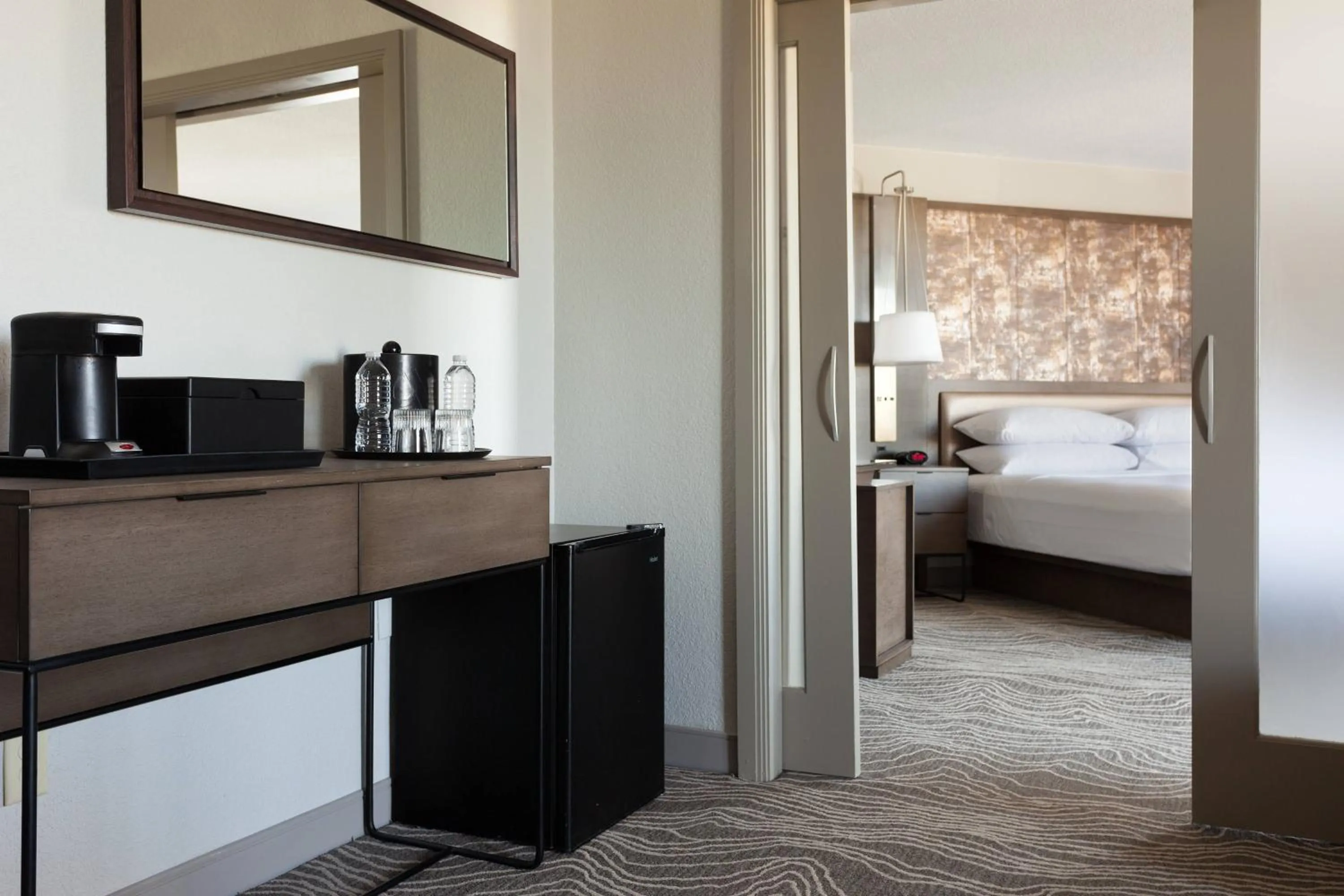 Bedroom, Bed in Marriott Orlando Airport Lakeside