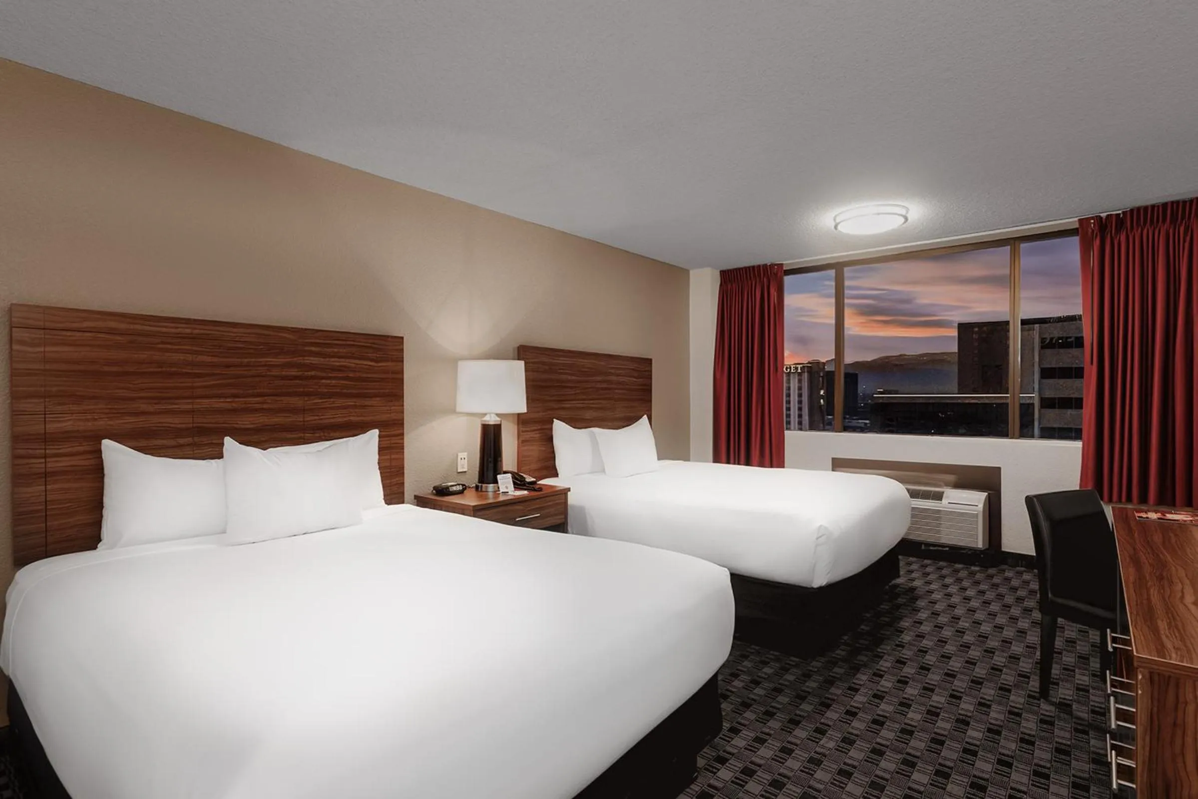 Bedroom, Bed in The D Las Vegas