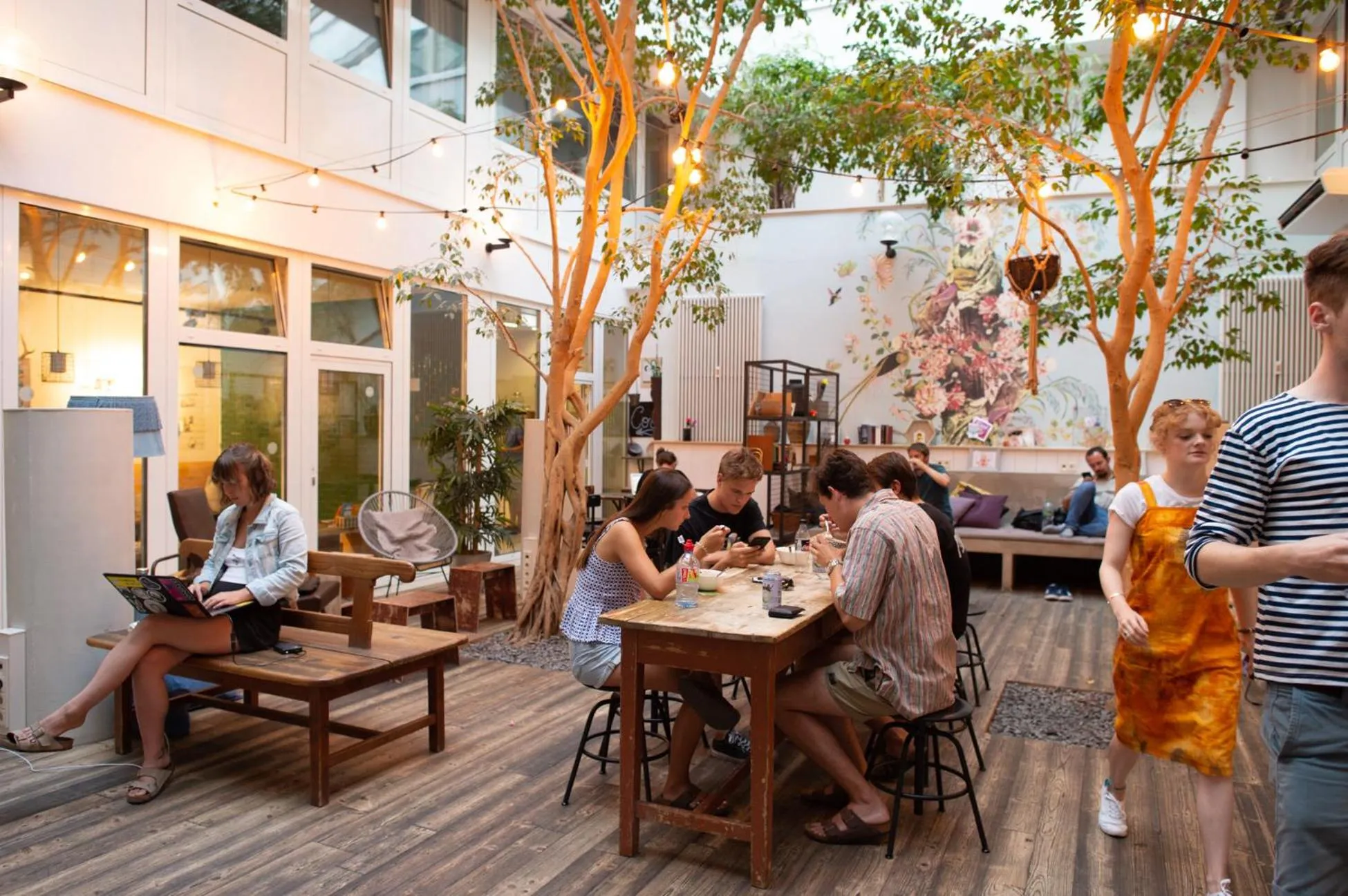 Lobby or reception in Wombat's City Hostel Munich Hauptbahnhof