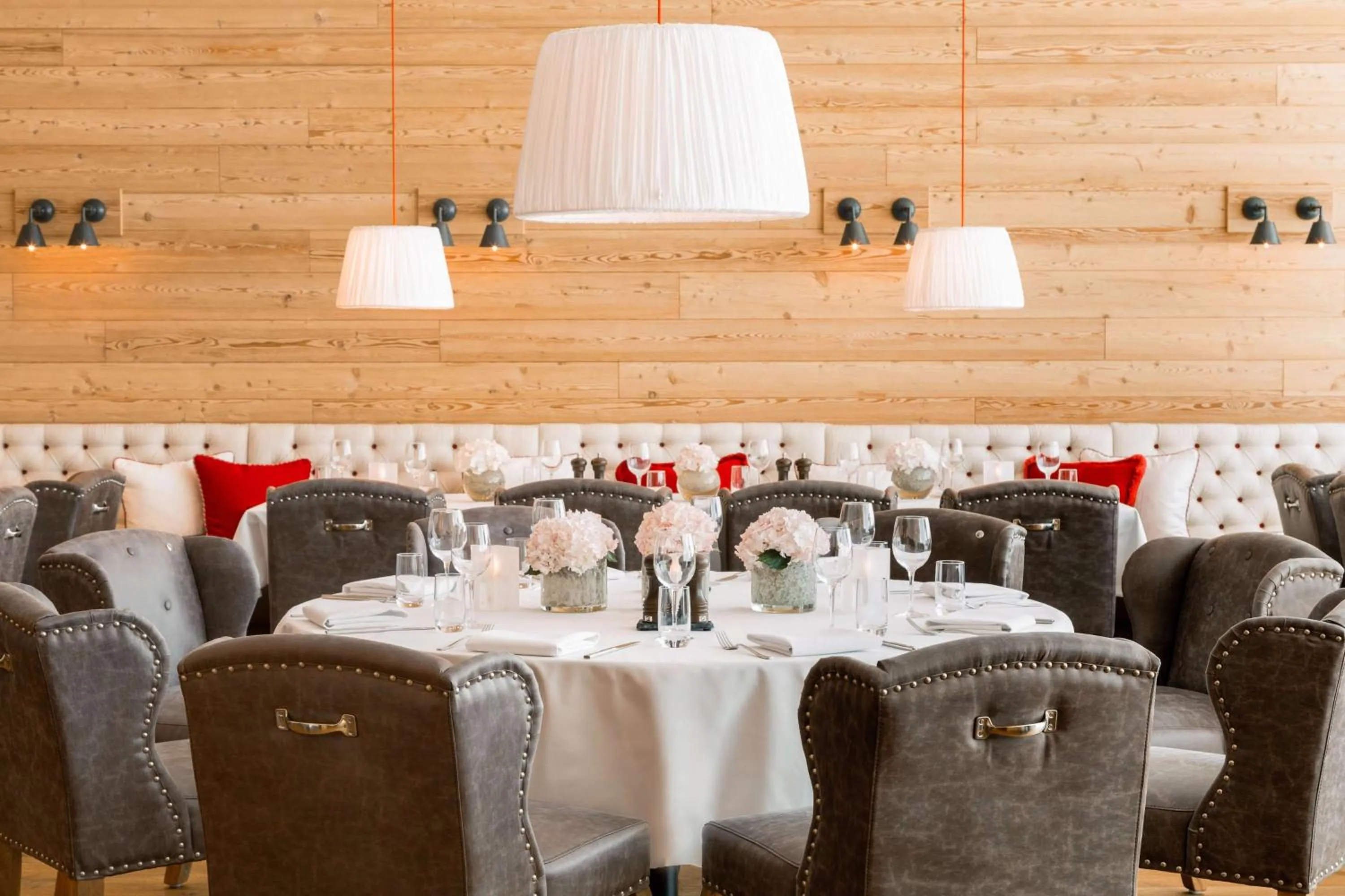 Restaurant/places to eat in Infinity Hotel & Conference Resort Munich