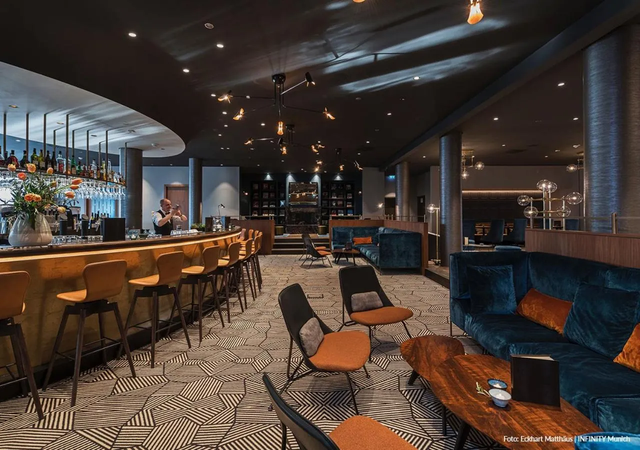 Restaurant/places to eat in Infinity Hotel & Conference Resort Munich