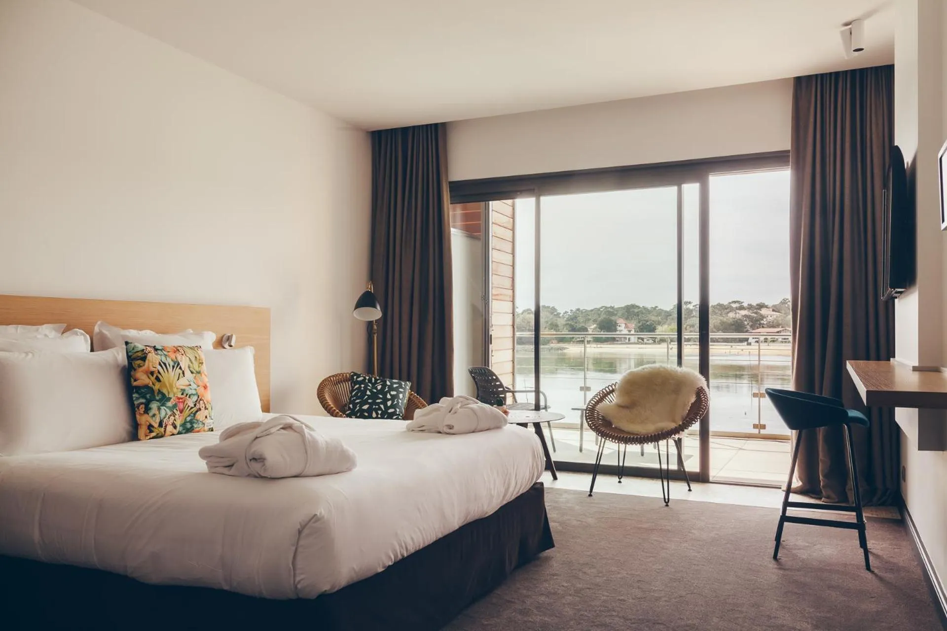 Bedroom, Bed in Hôtel & Spa Villa Seren