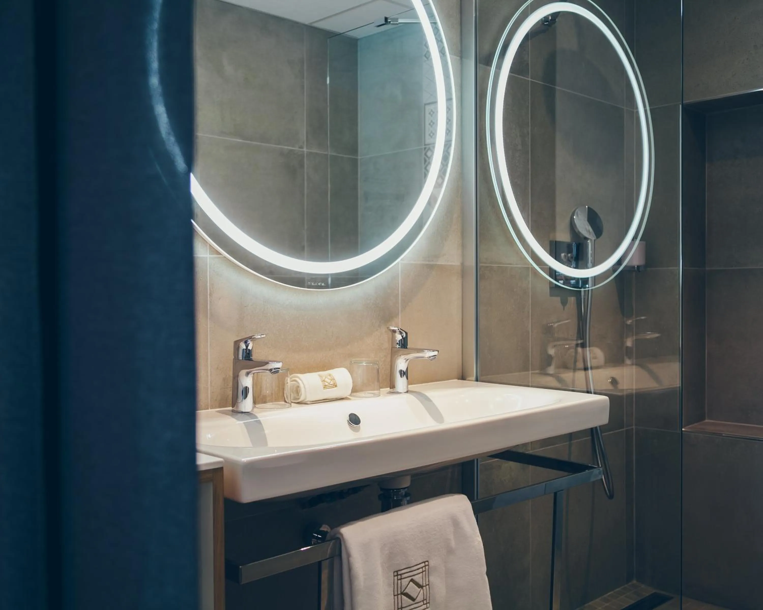 Bathroom in Hôtel & Spa Villa Seren