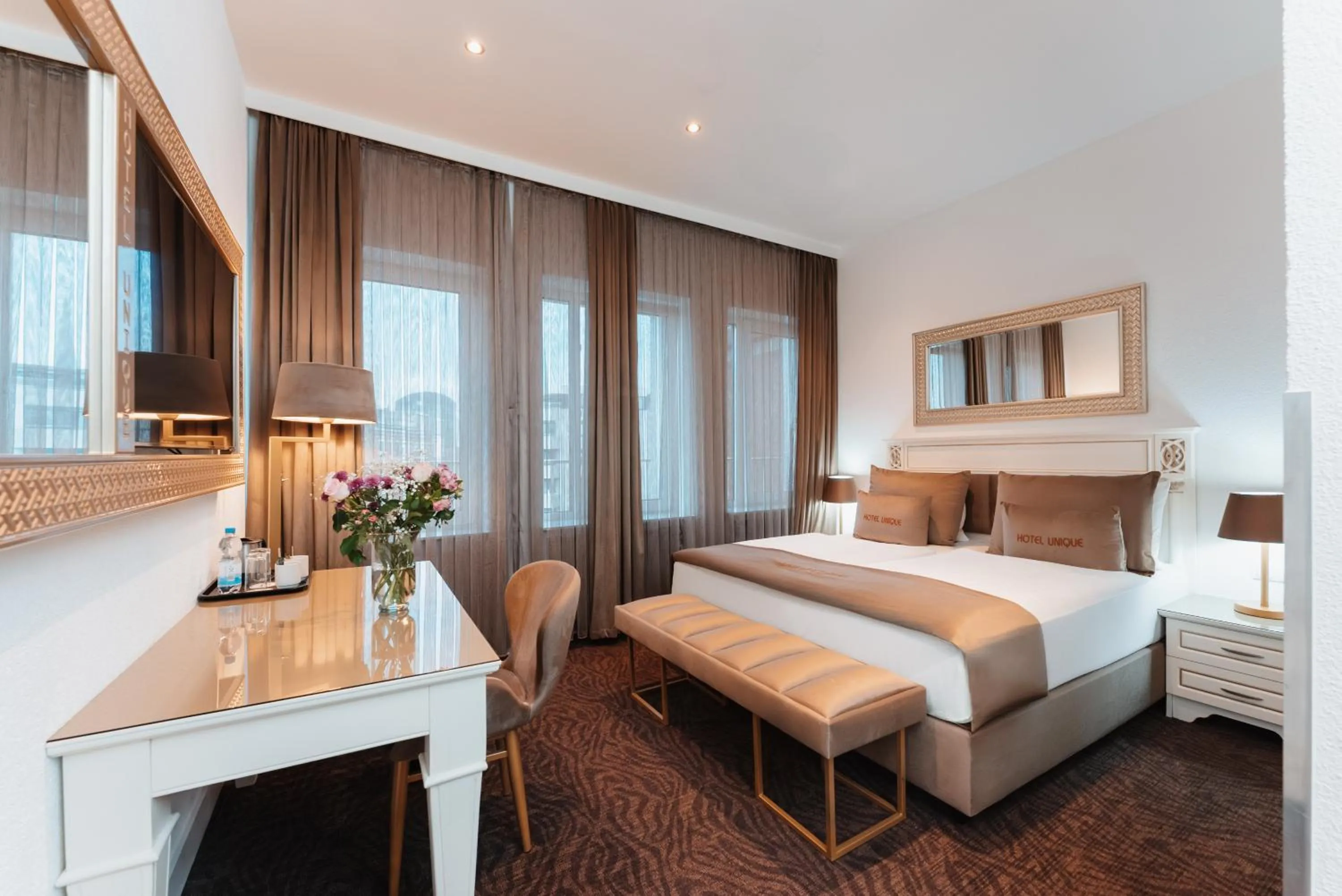 Photo of the whole room, Bed in Hotel Unique Dortmund Hauptbahnhof