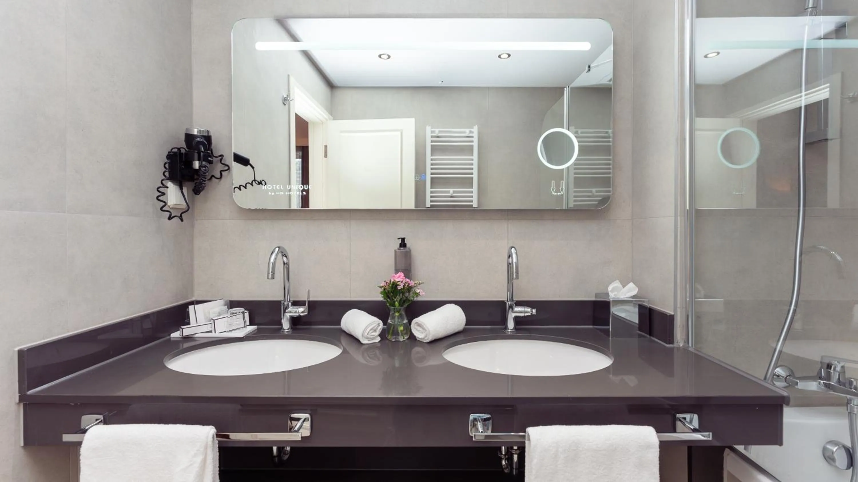 Bathroom in Hotel Unique Dortmund Hauptbahnhof