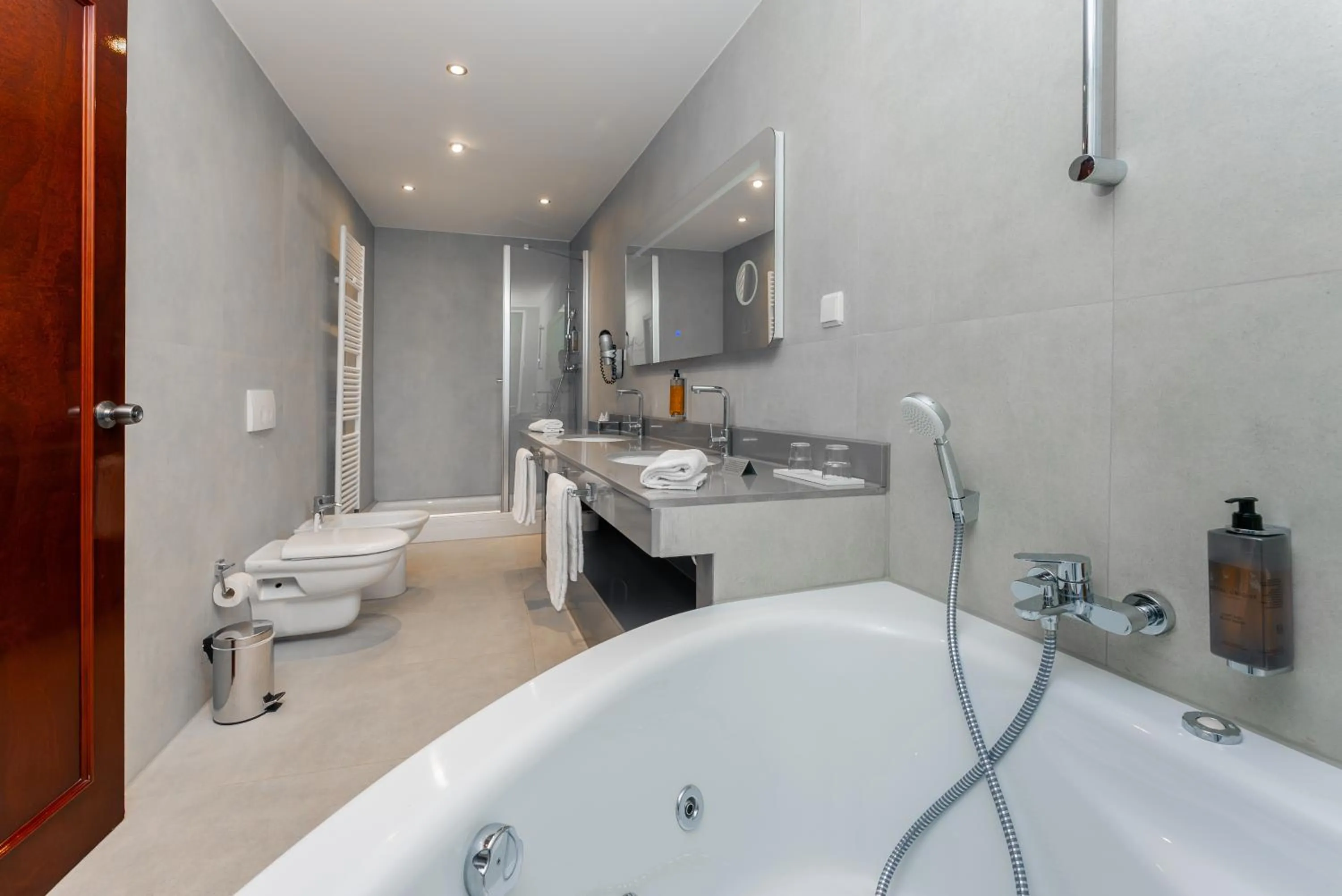 Bathroom in Hotel Unique Dortmund Hauptbahnhof