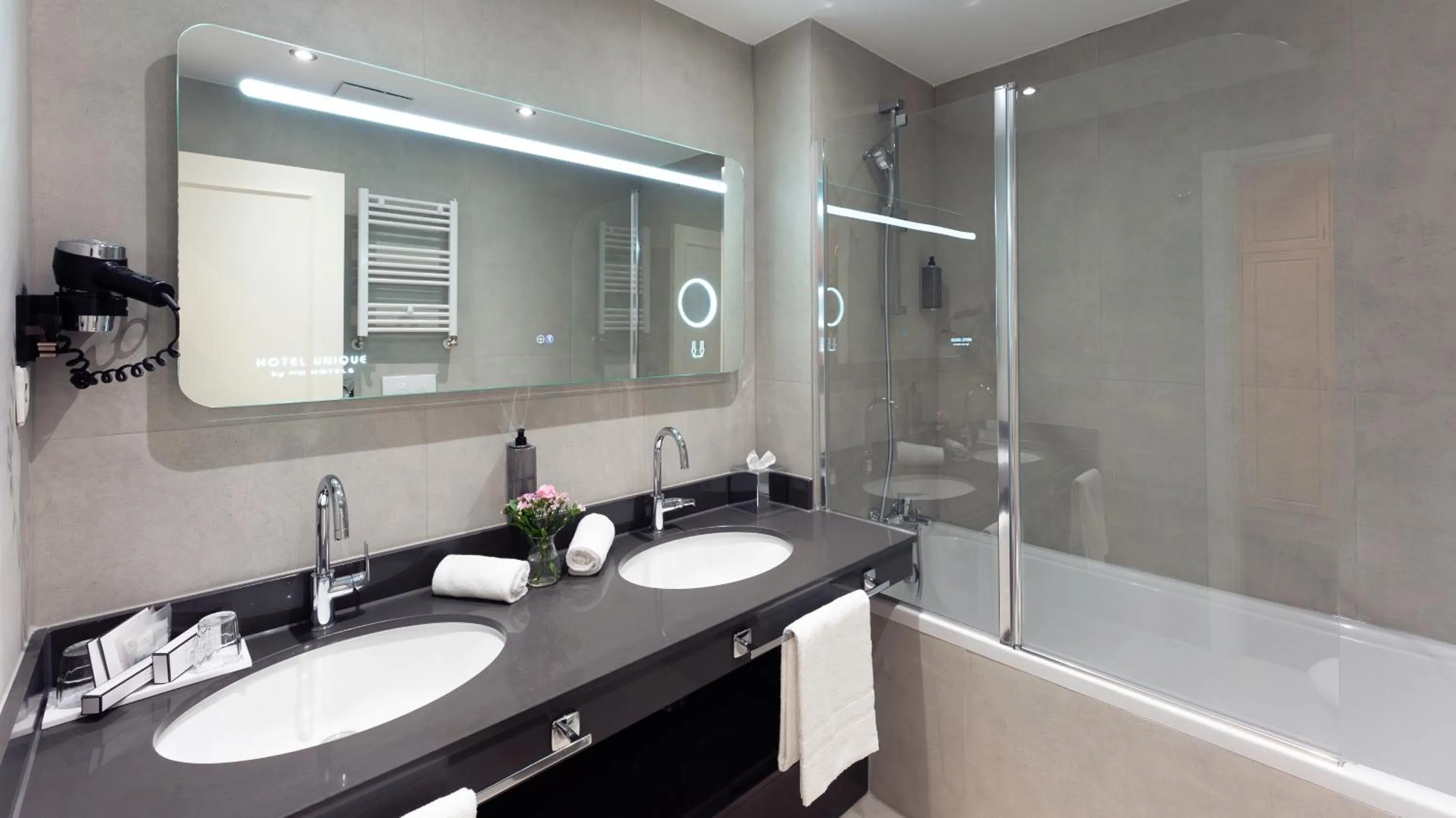 Bathroom in Hotel Unique Dortmund Hauptbahnhof