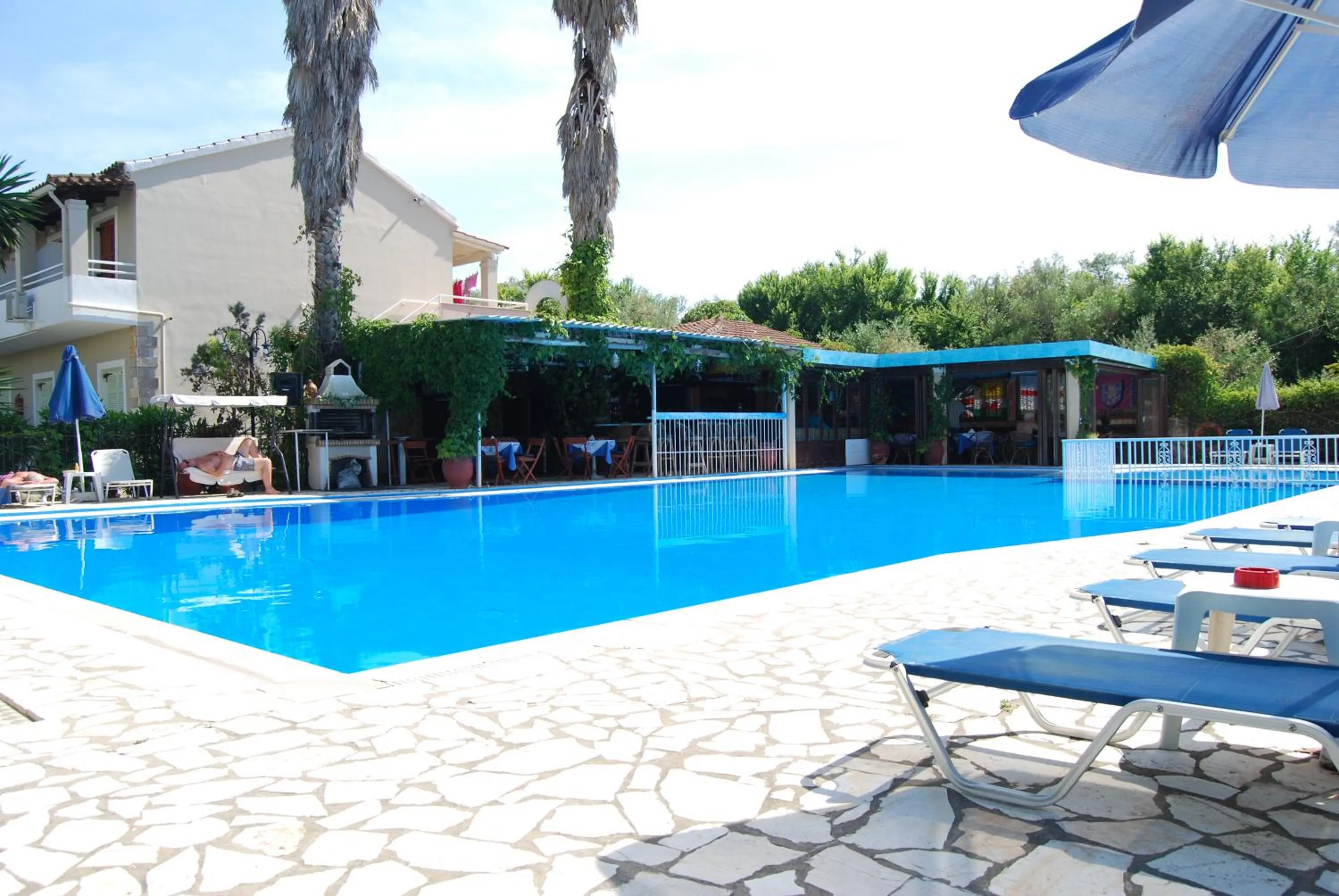 BBQ facilities in Alexandros Studios Apartments