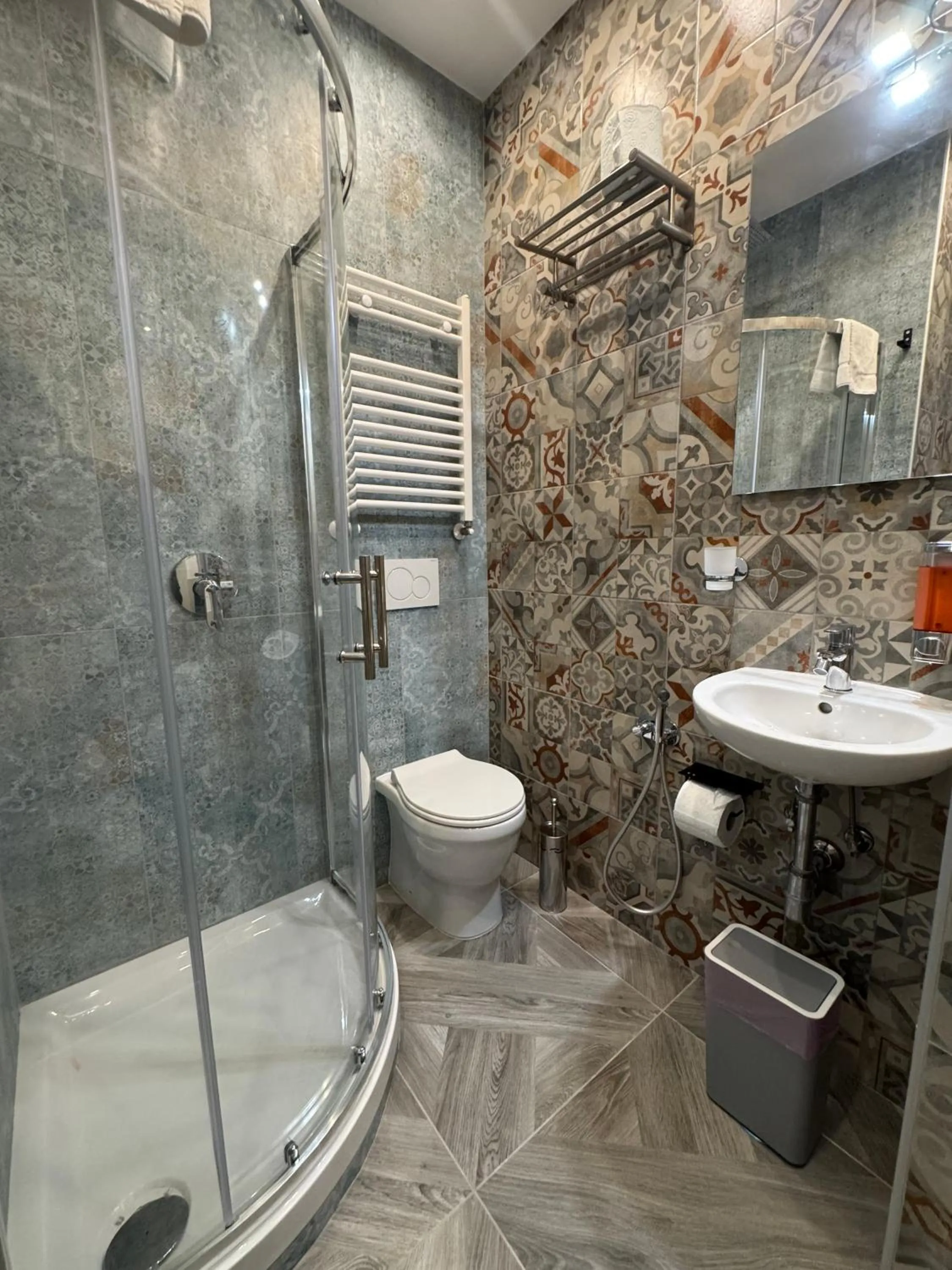 Shower in Fashion Lux