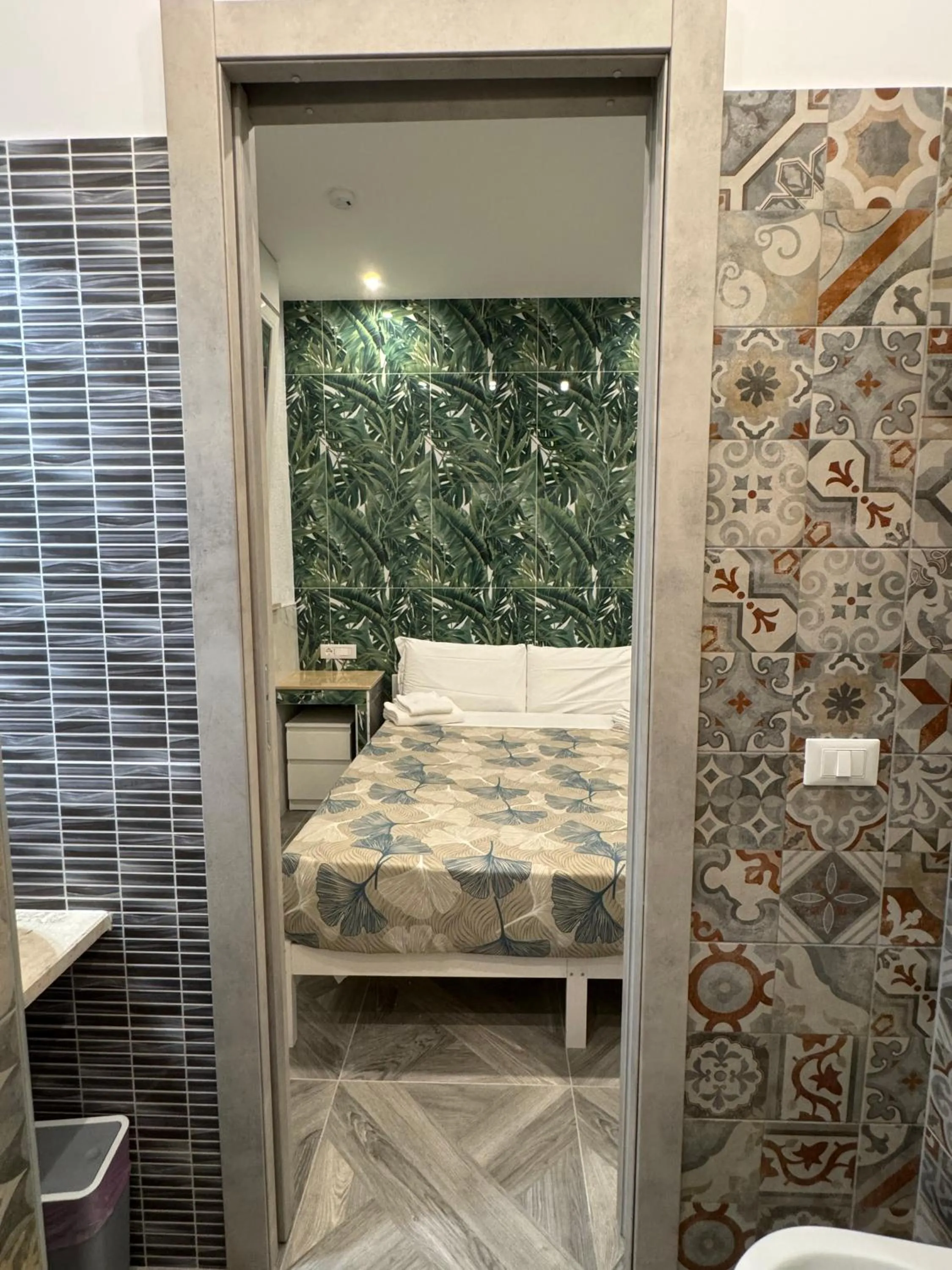 Bedroom, Bed in Fashion Lux