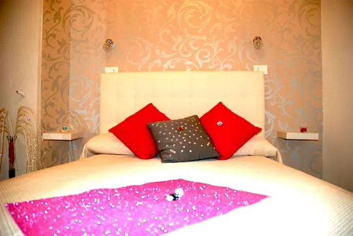 Deluxe Double Room - single occupancy in Fashion Lux