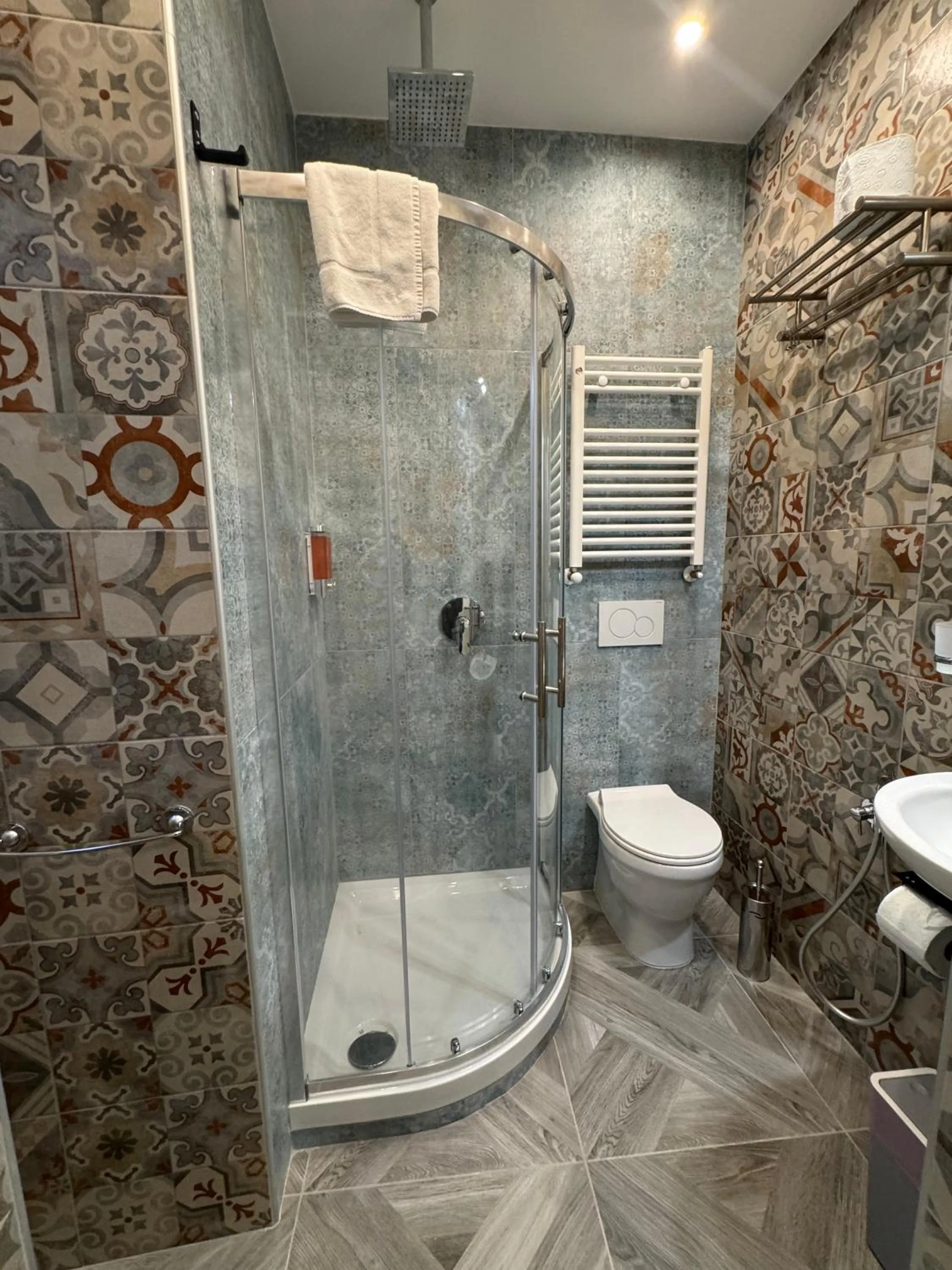 Shower in Fashion Lux