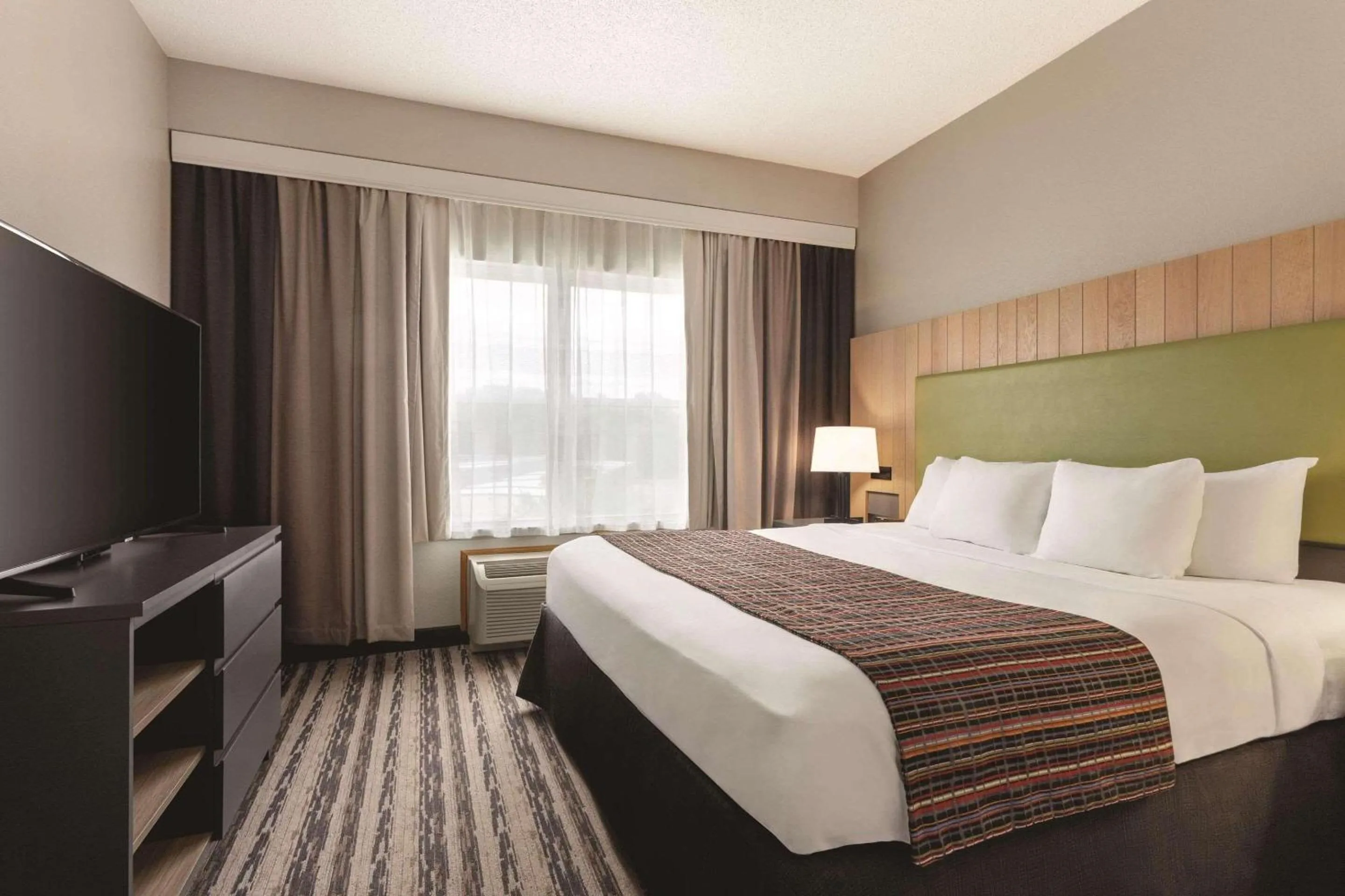 Bedroom, Bed in Country Inn & Suites by Radisson, Nashville Airport East, TN