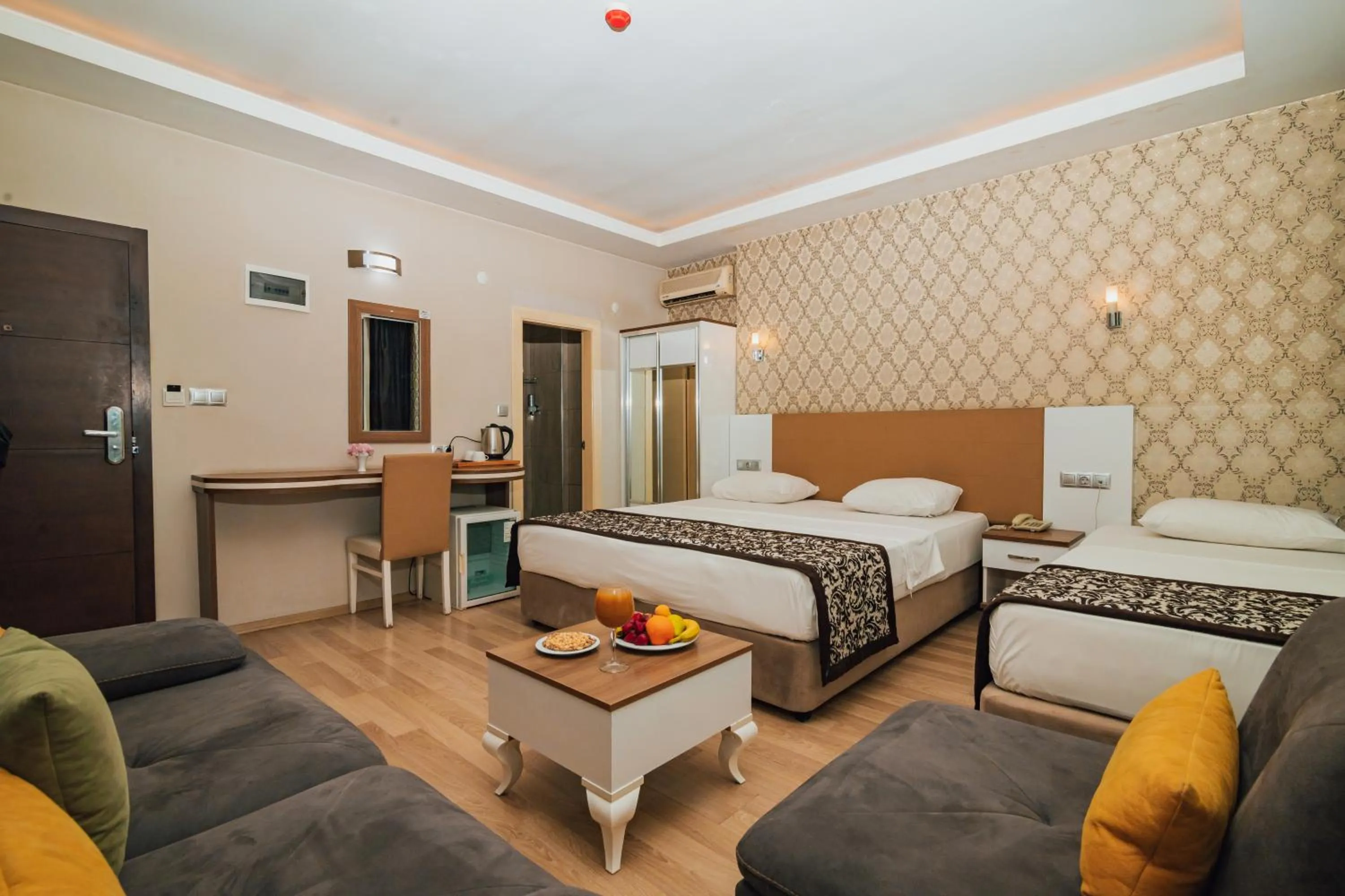 Photo of the whole room, Bed in Konak Park Hotel