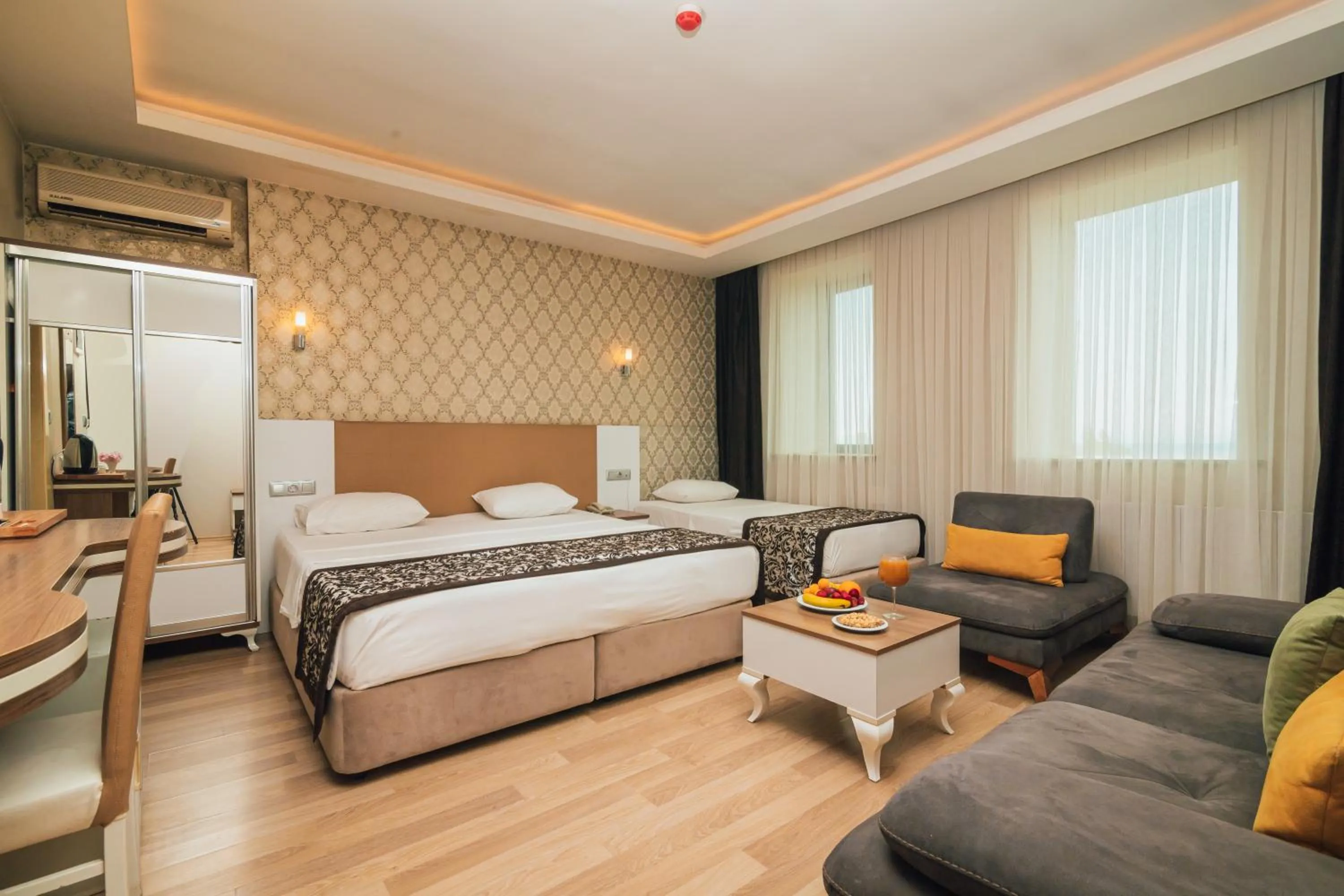 Photo of the whole room, Bed in Konak Park Hotel
