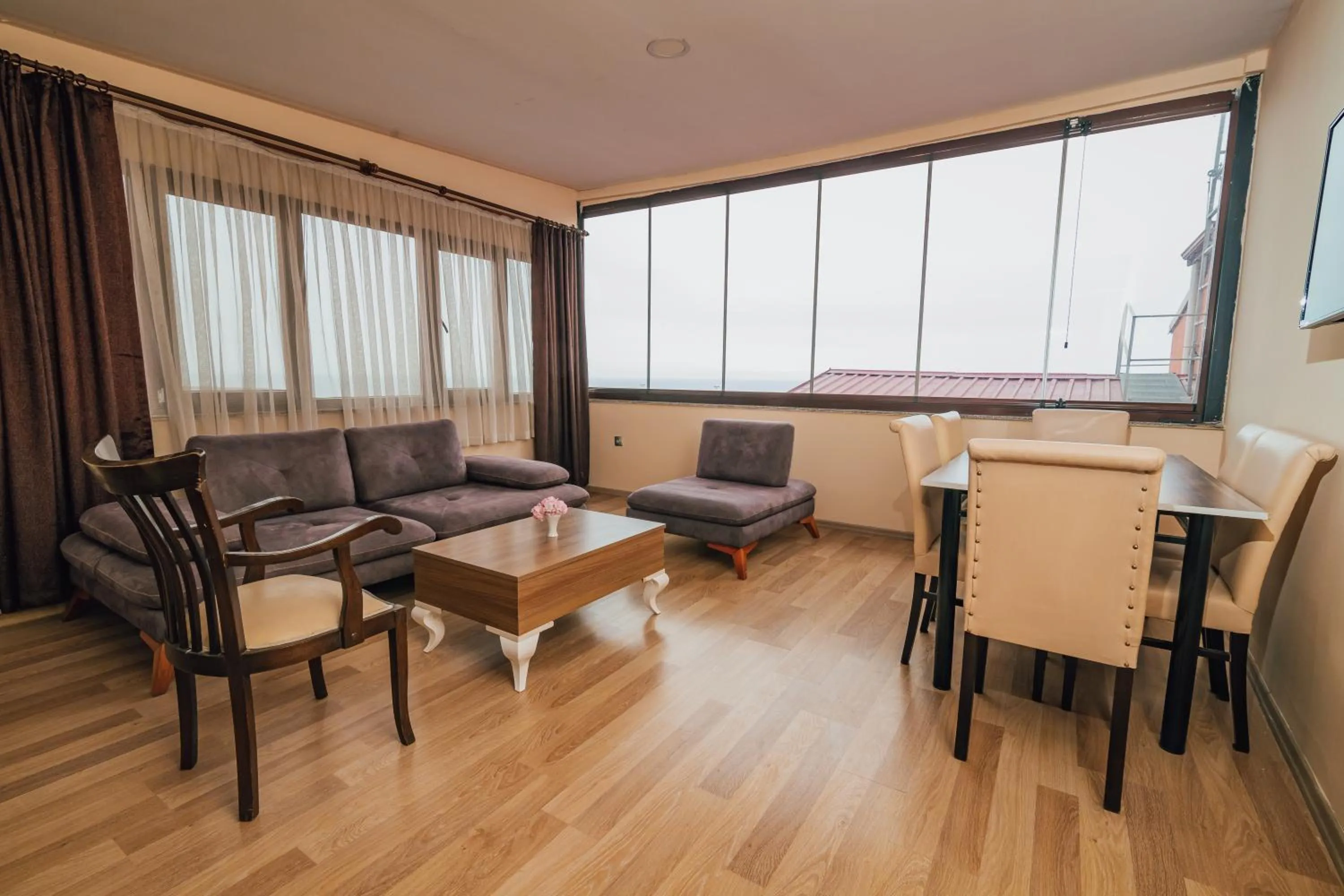 Living room in Konak Park Hotel