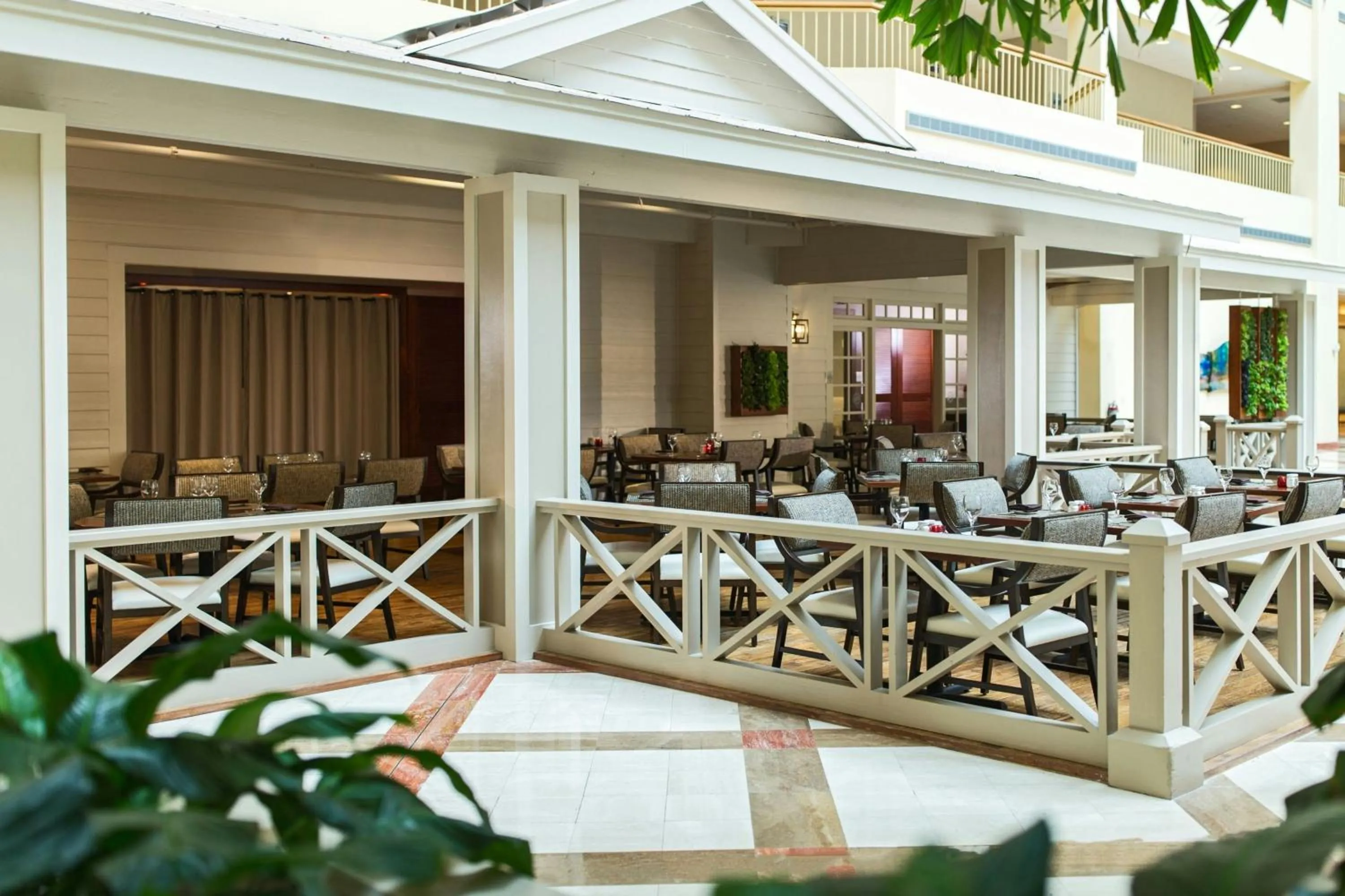 Property building in Renaissance Orlando at SeaWorld®