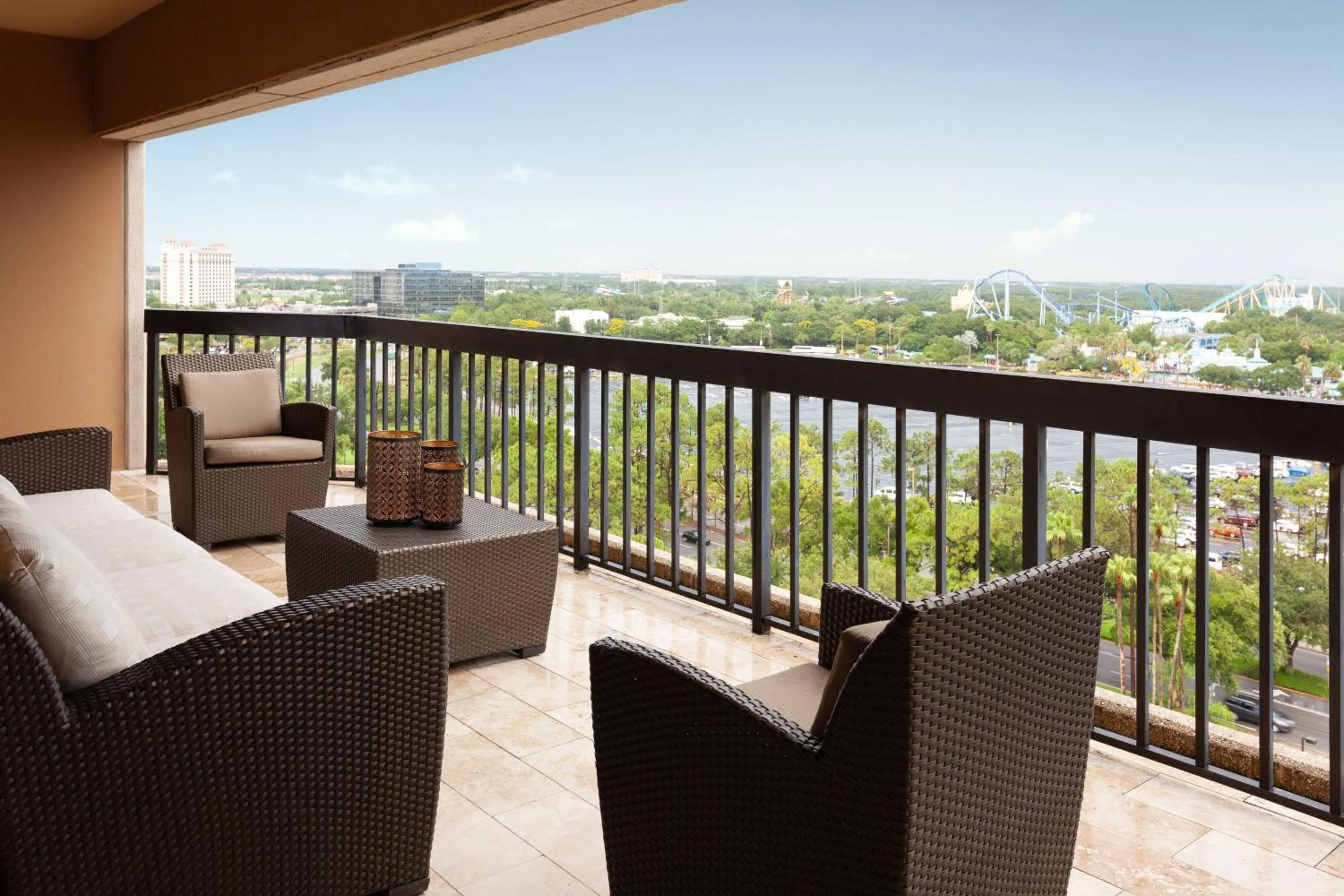 Photo of the whole room in Renaissance Orlando at SeaWorld®