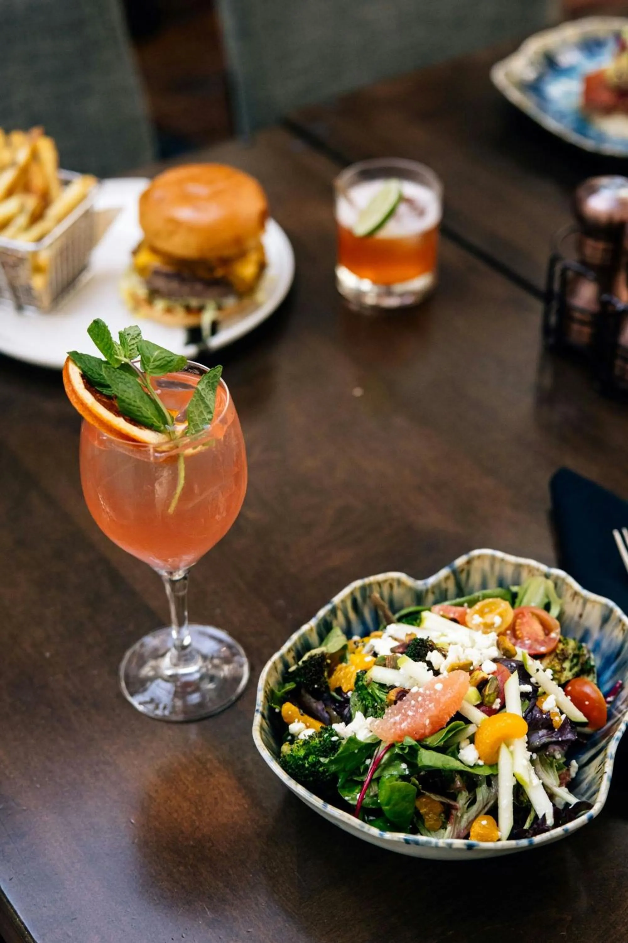 Restaurant/places to eat in Renaissance Orlando at SeaWorld®