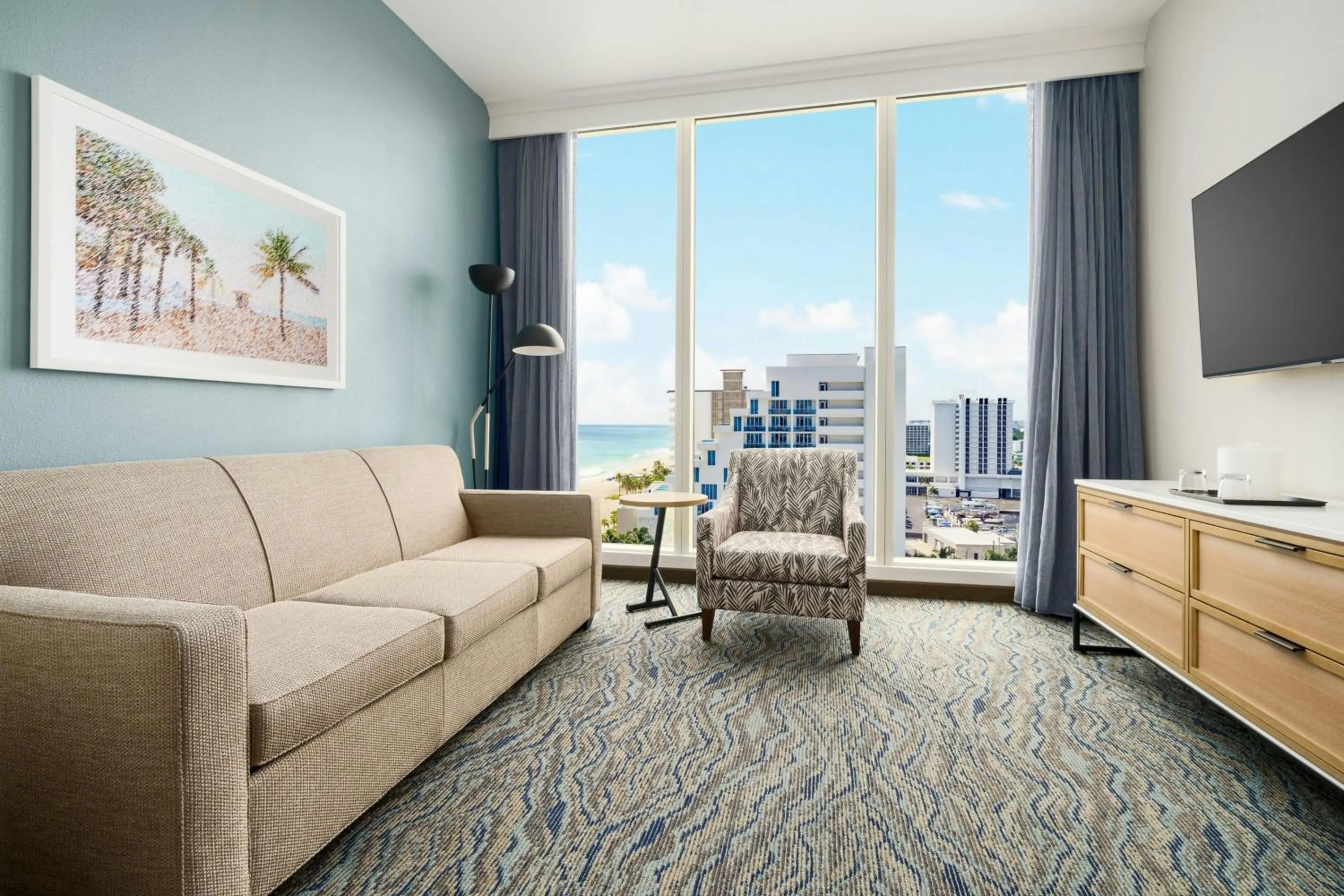 Photo of the whole room in Courtyard by Marriott Oceanside Fort Lauderdale Beach