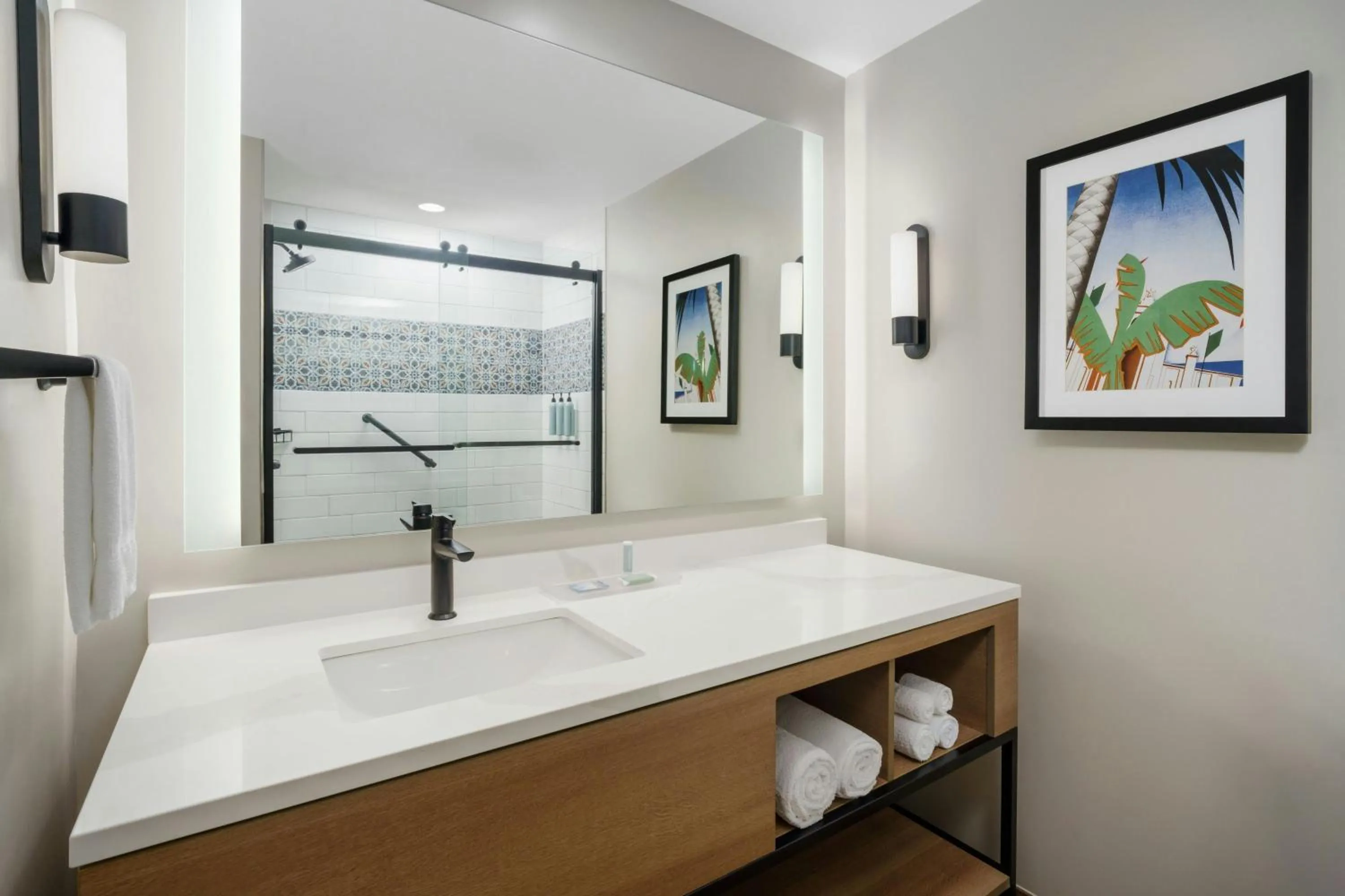Bathroom in Courtyard by Marriott Oceanside Fort Lauderdale Beach