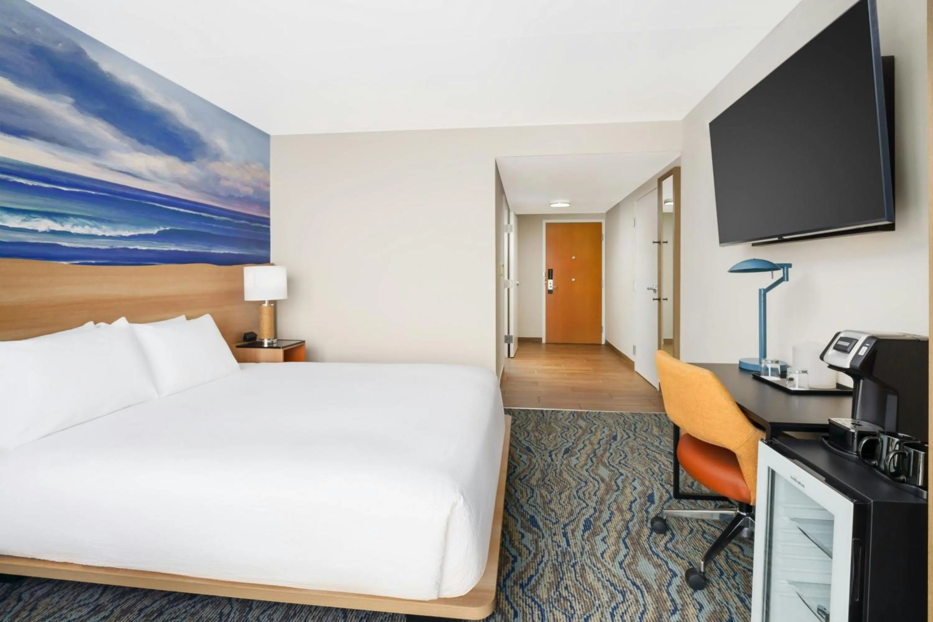 Photo of the whole room, Bed in Courtyard by Marriott Oceanside Fort Lauderdale Beach