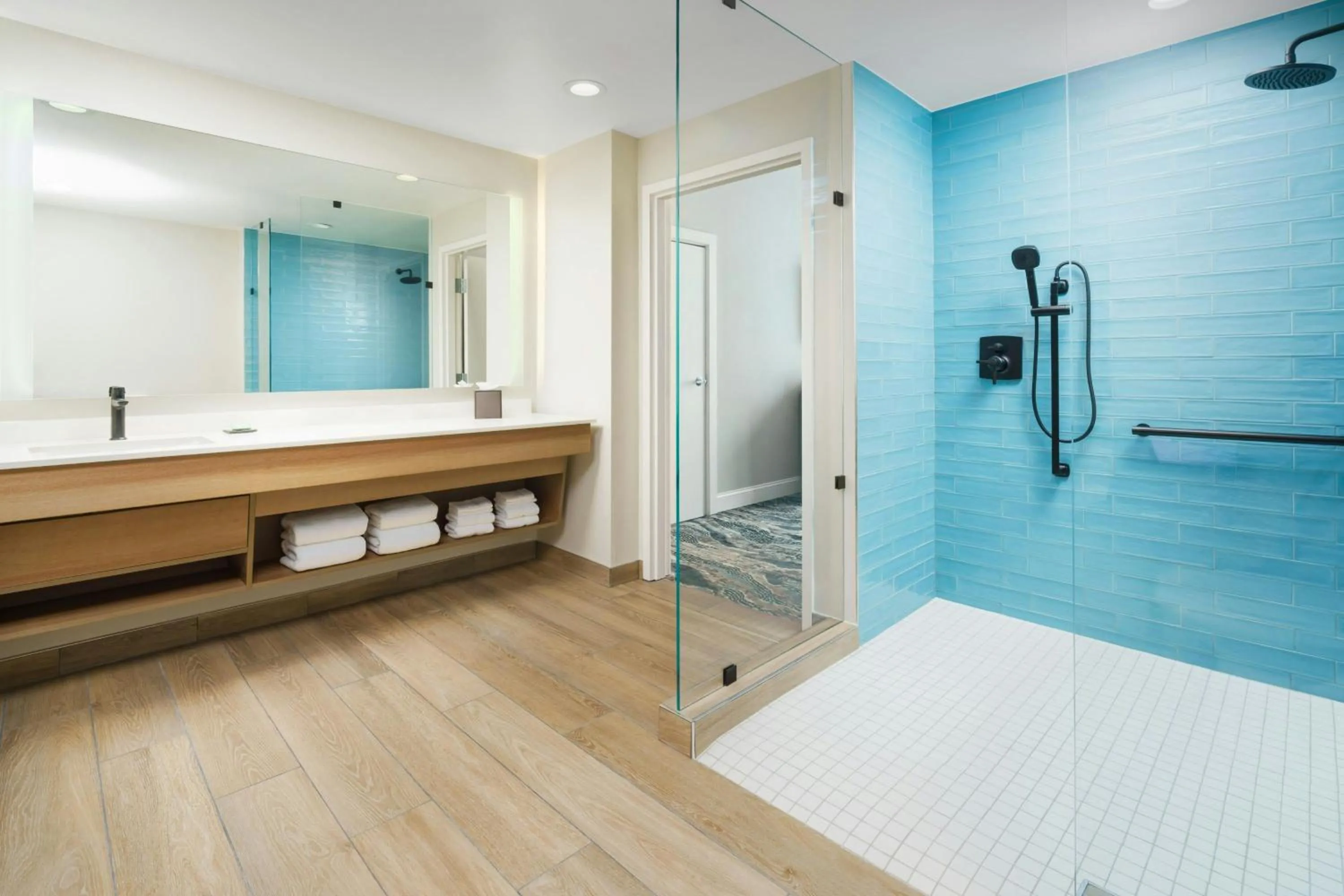 Bathroom, Bed in Courtyard by Marriott Oceanside Fort Lauderdale Beach