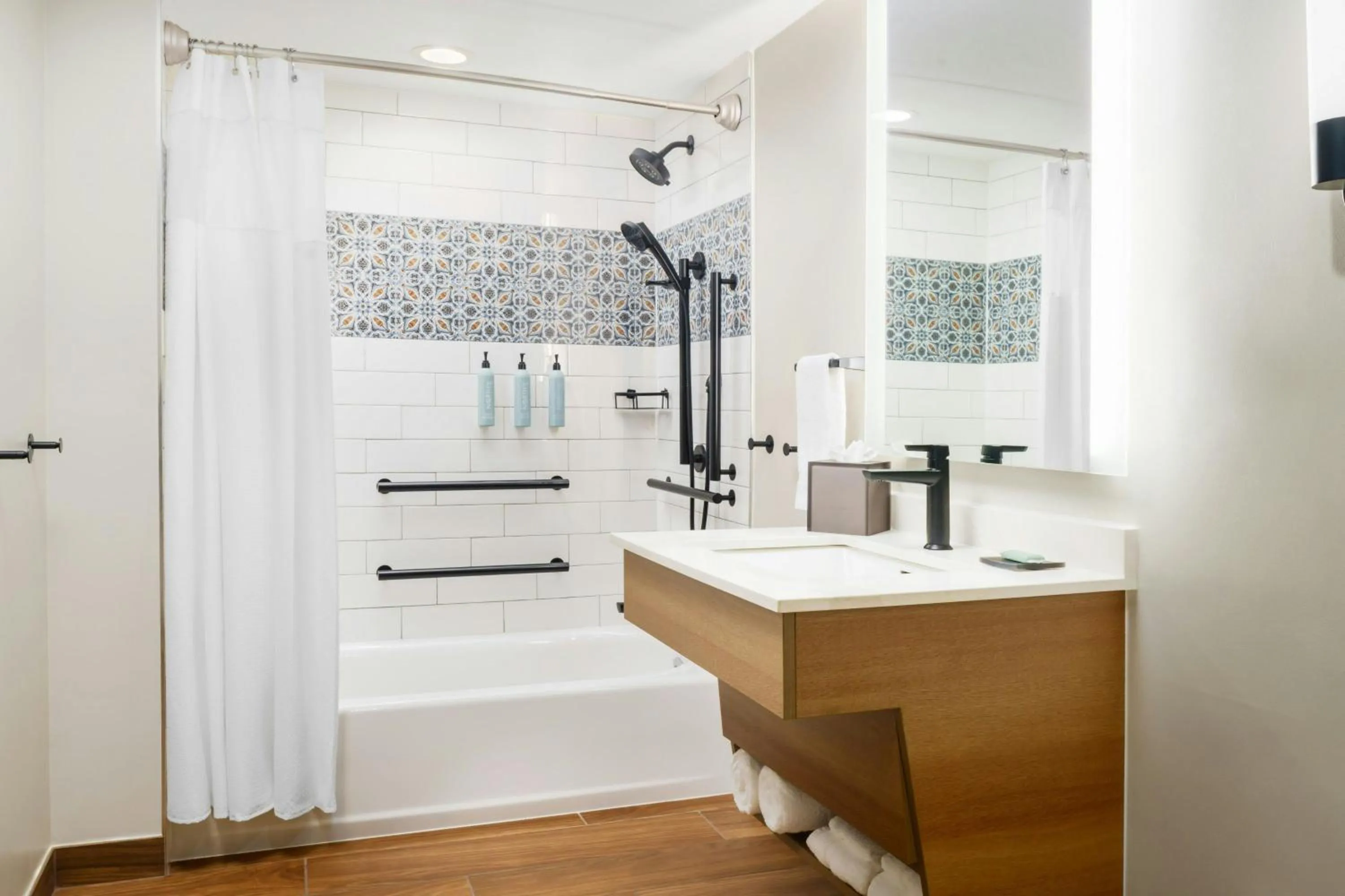 Photo of the whole room in Courtyard by Marriott Oceanside Fort Lauderdale Beach