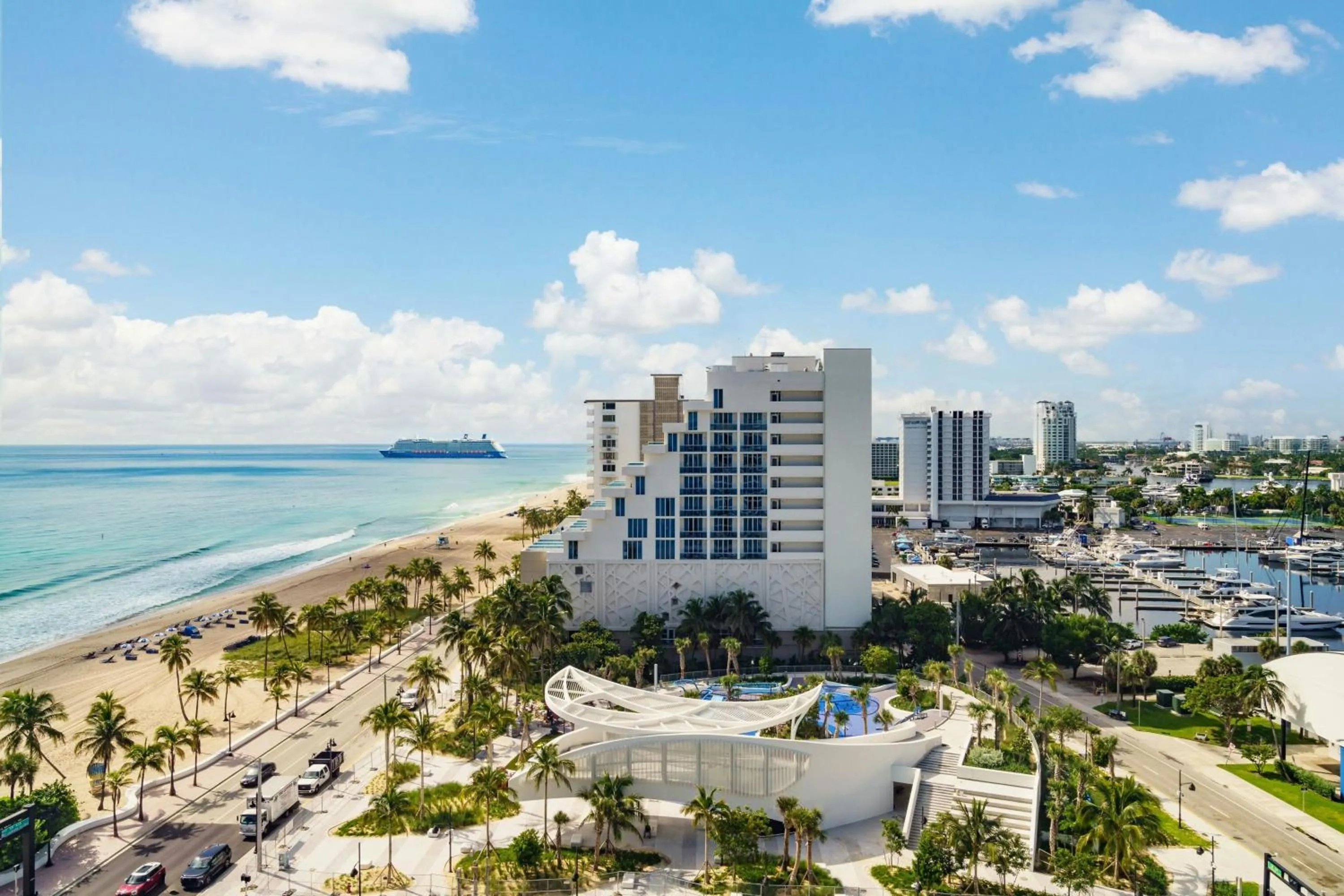 Photo of the whole room in Courtyard by Marriott Oceanside Fort Lauderdale Beach