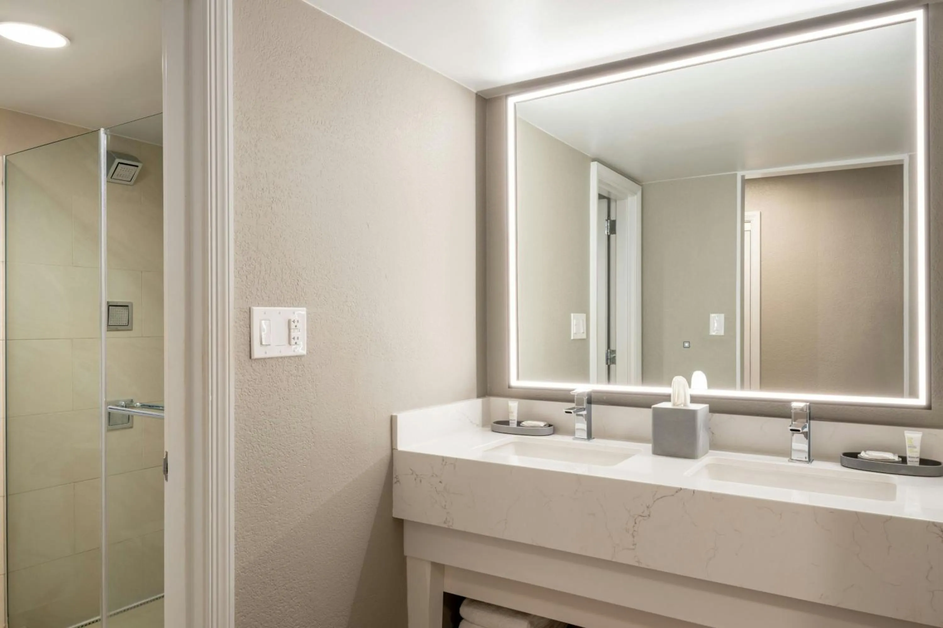 Photo of the whole room in Orlando World Center Marriott