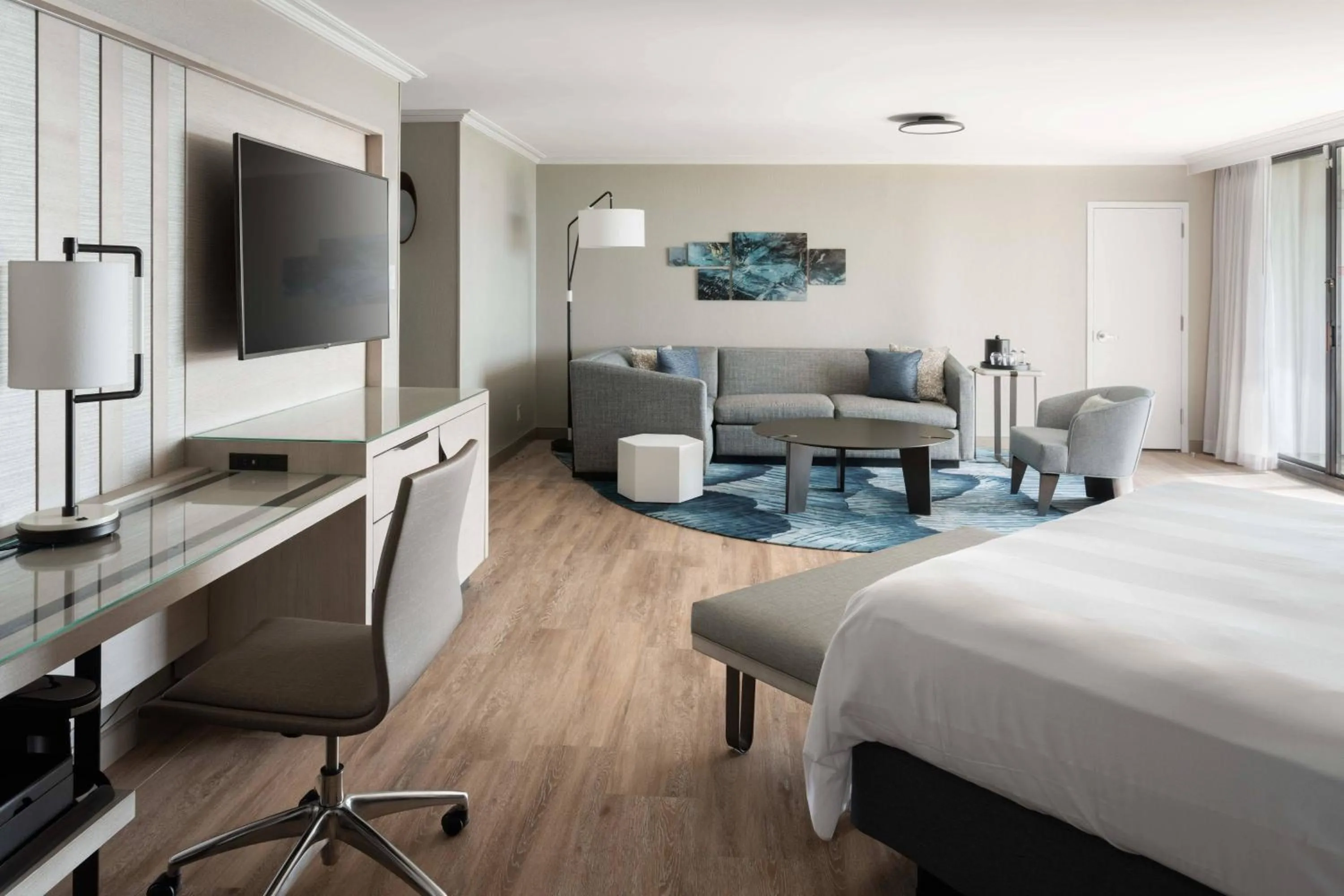 Photo of the whole room, Bed in Orlando World Center Marriott