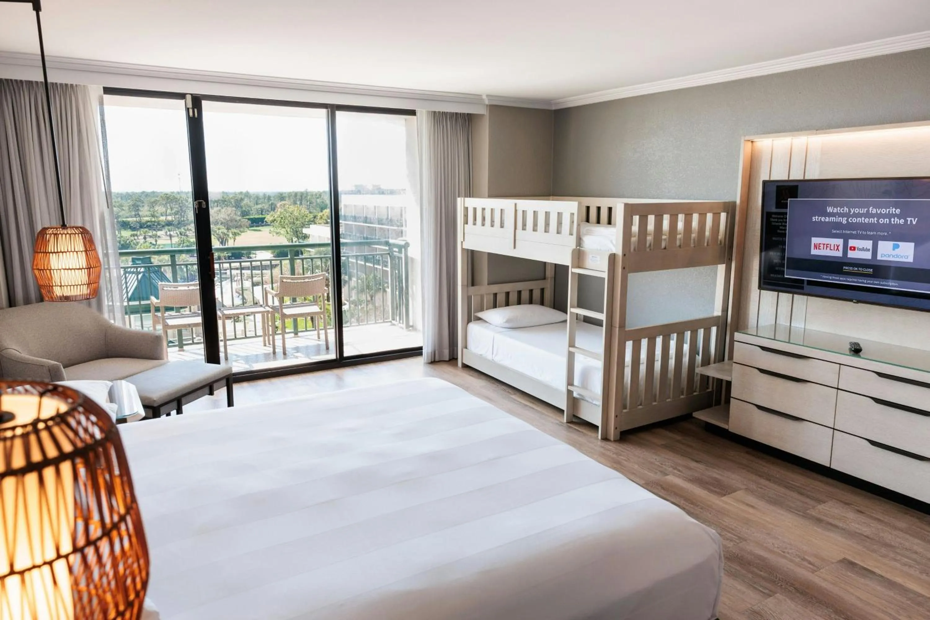 Photo of the whole room, Bed in Orlando World Center Marriott