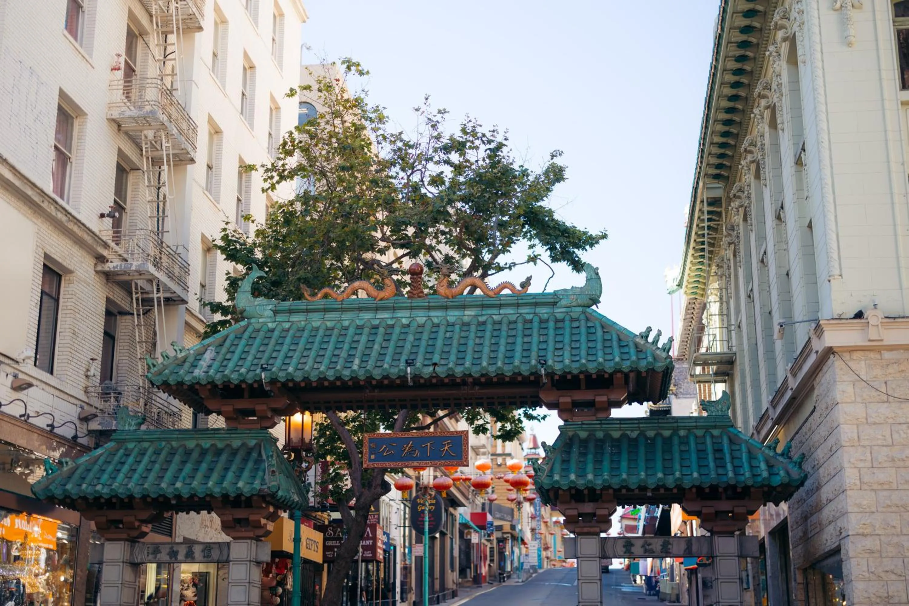 Entertainment in Hotel Triton