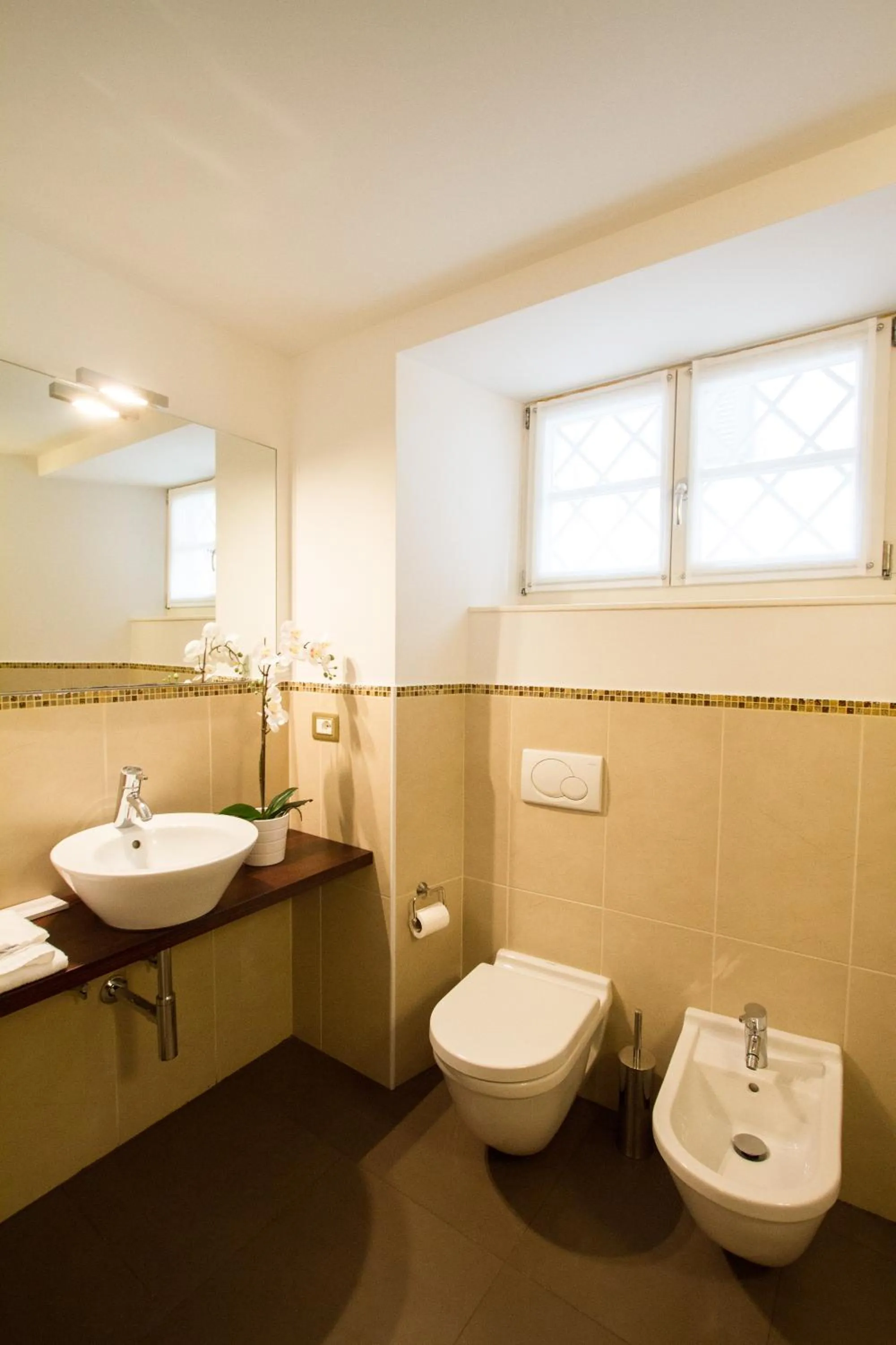 Shower in Hotel All'Arco