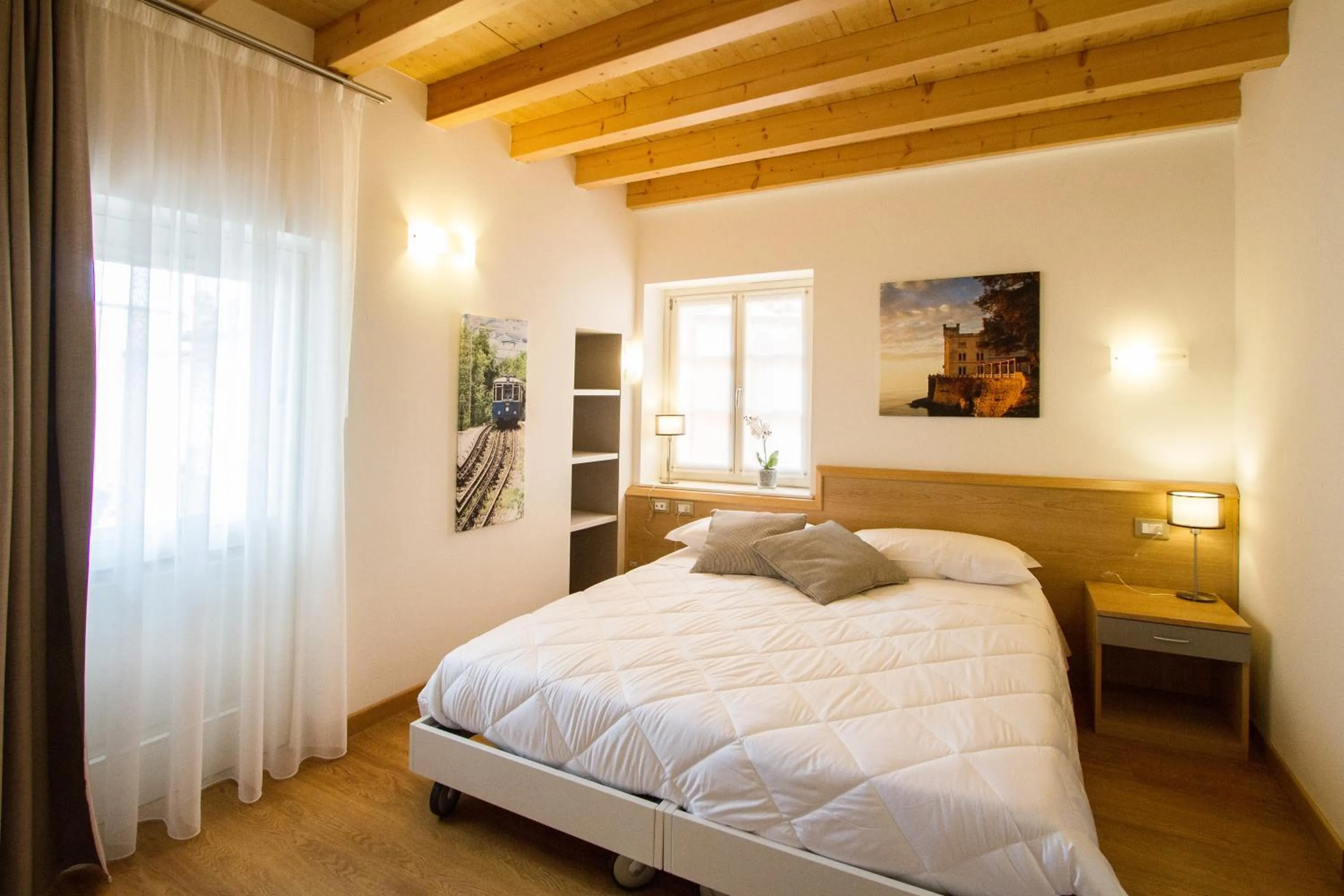 Shower, Bed in Hotel All'Arco