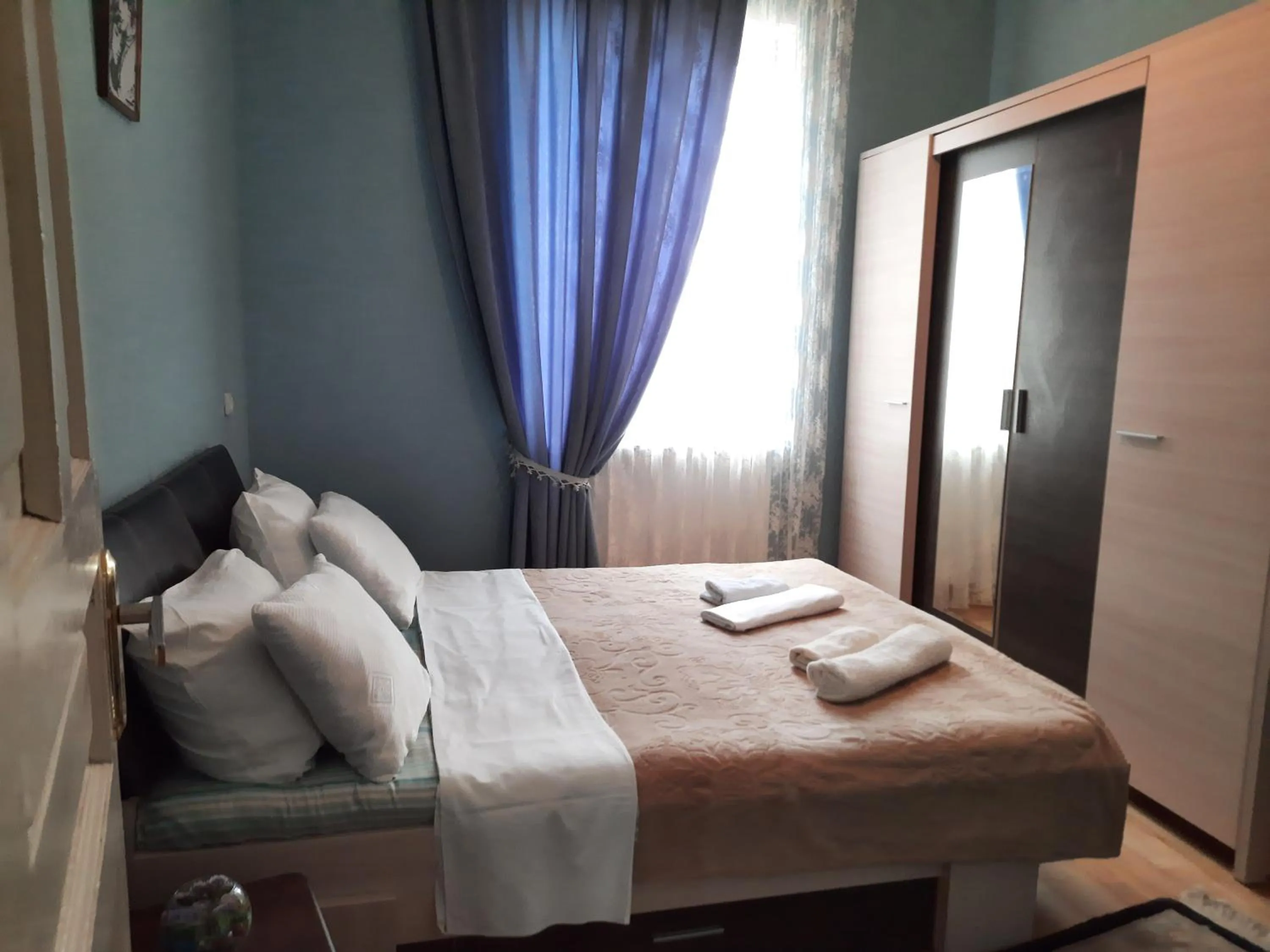 Budget Double Room in Sisi Guest House