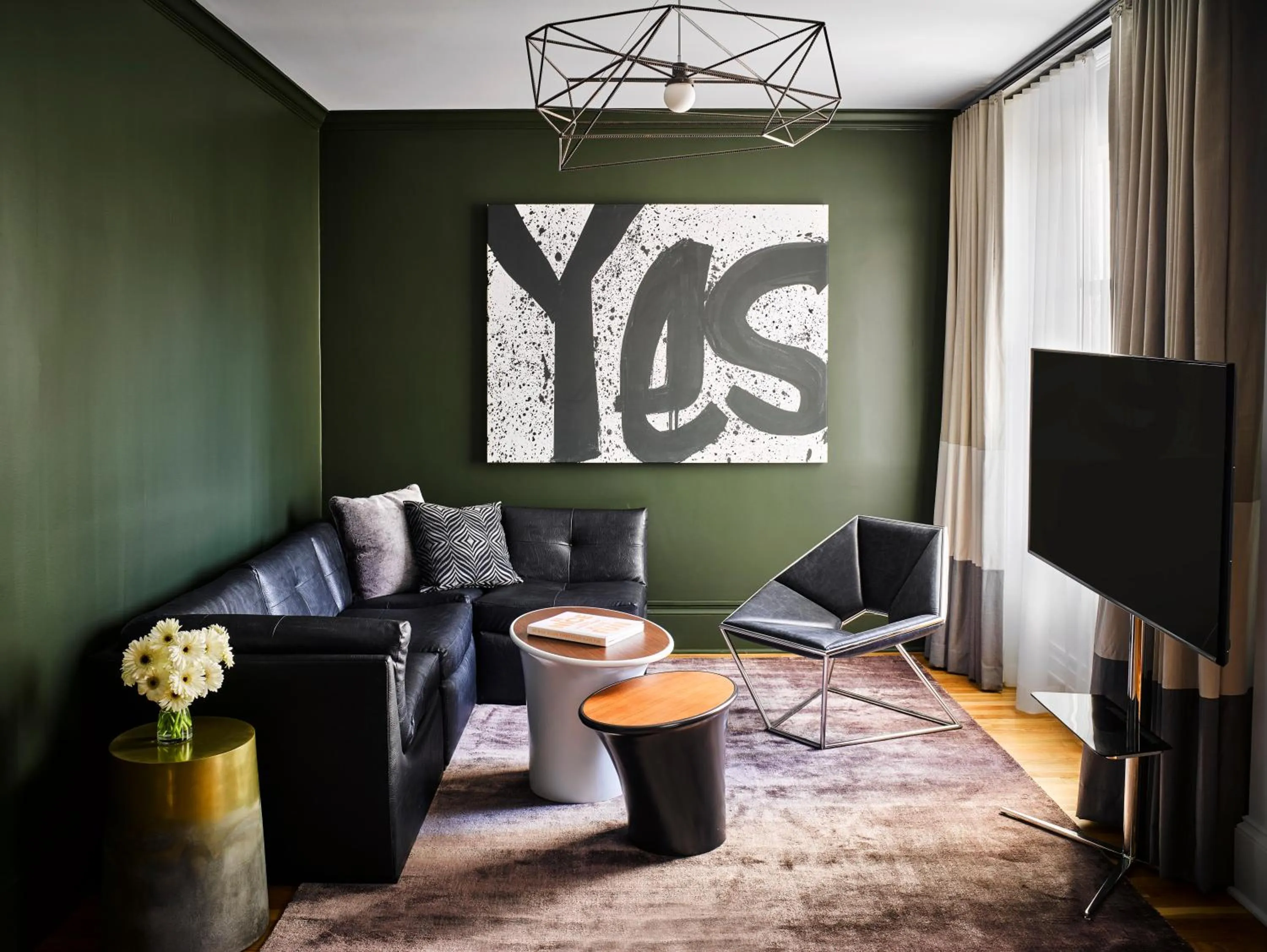 Living room in Hotel Zeppelin San Francisco