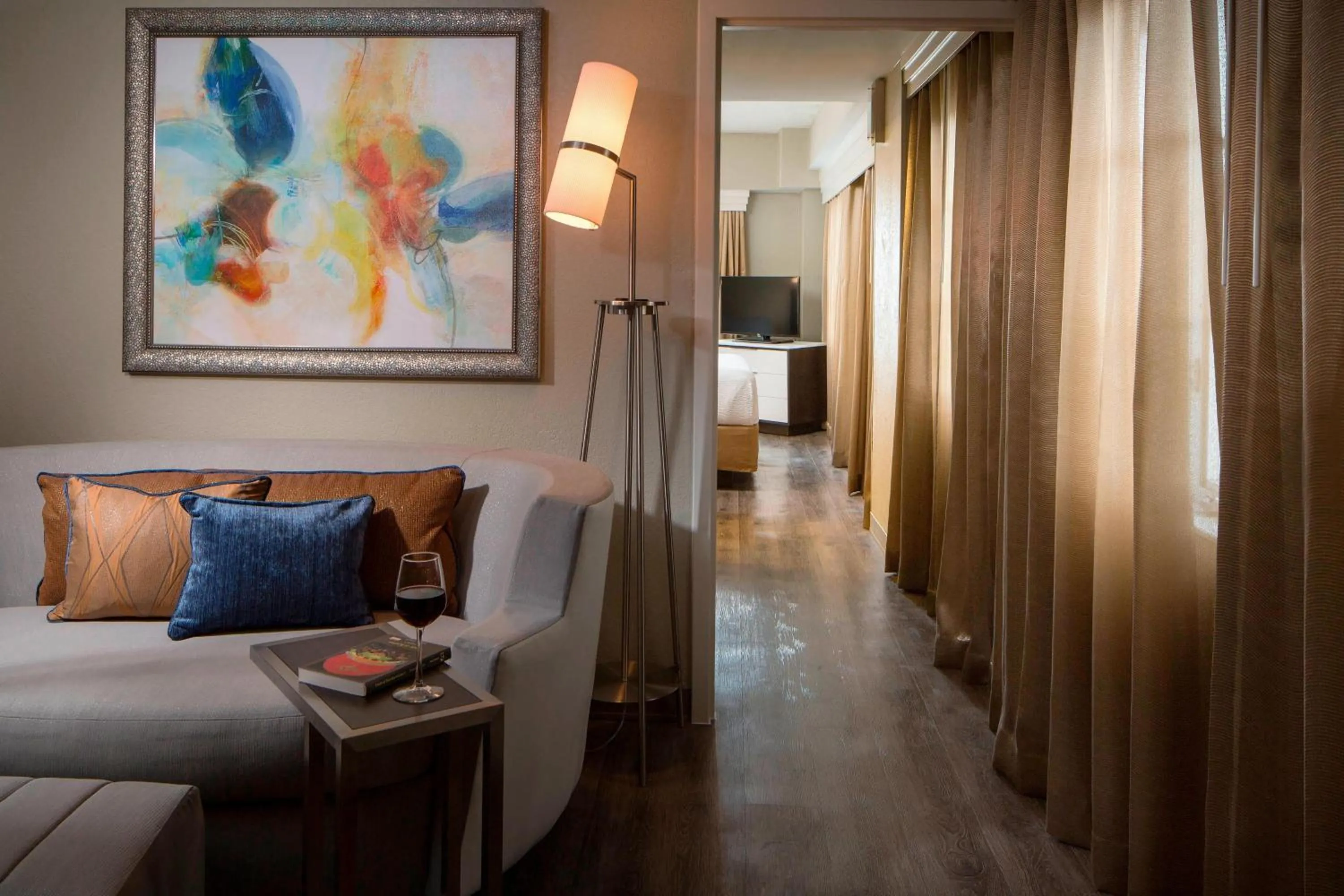 Living room, Bed in Courtyard Miami Beach South Beach