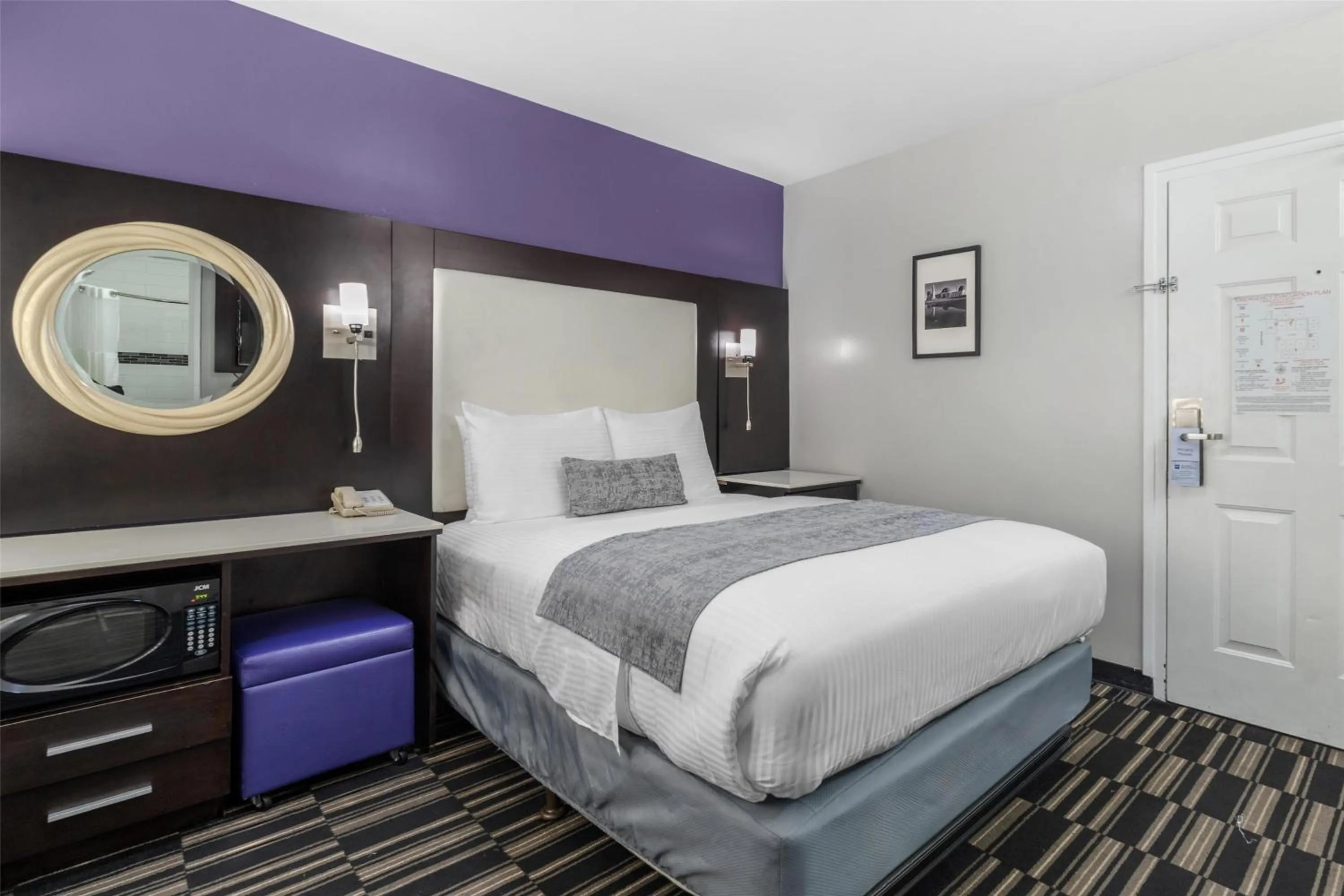 Bedroom, Bed in SureStay Hotel by Best Western Beverly Hills West LA