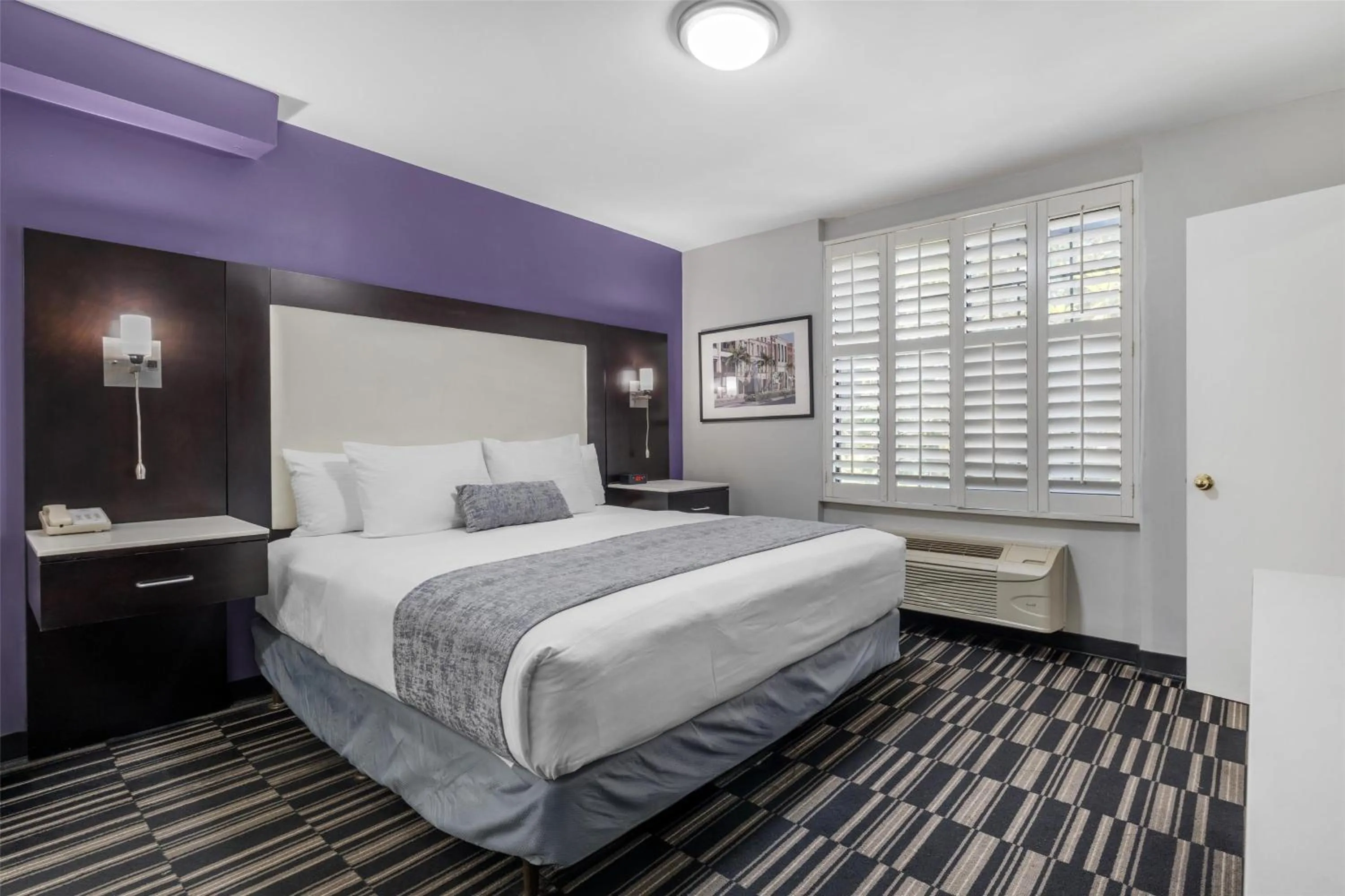Bedroom, Bed in SureStay Hotel by Best Western Beverly Hills West LA