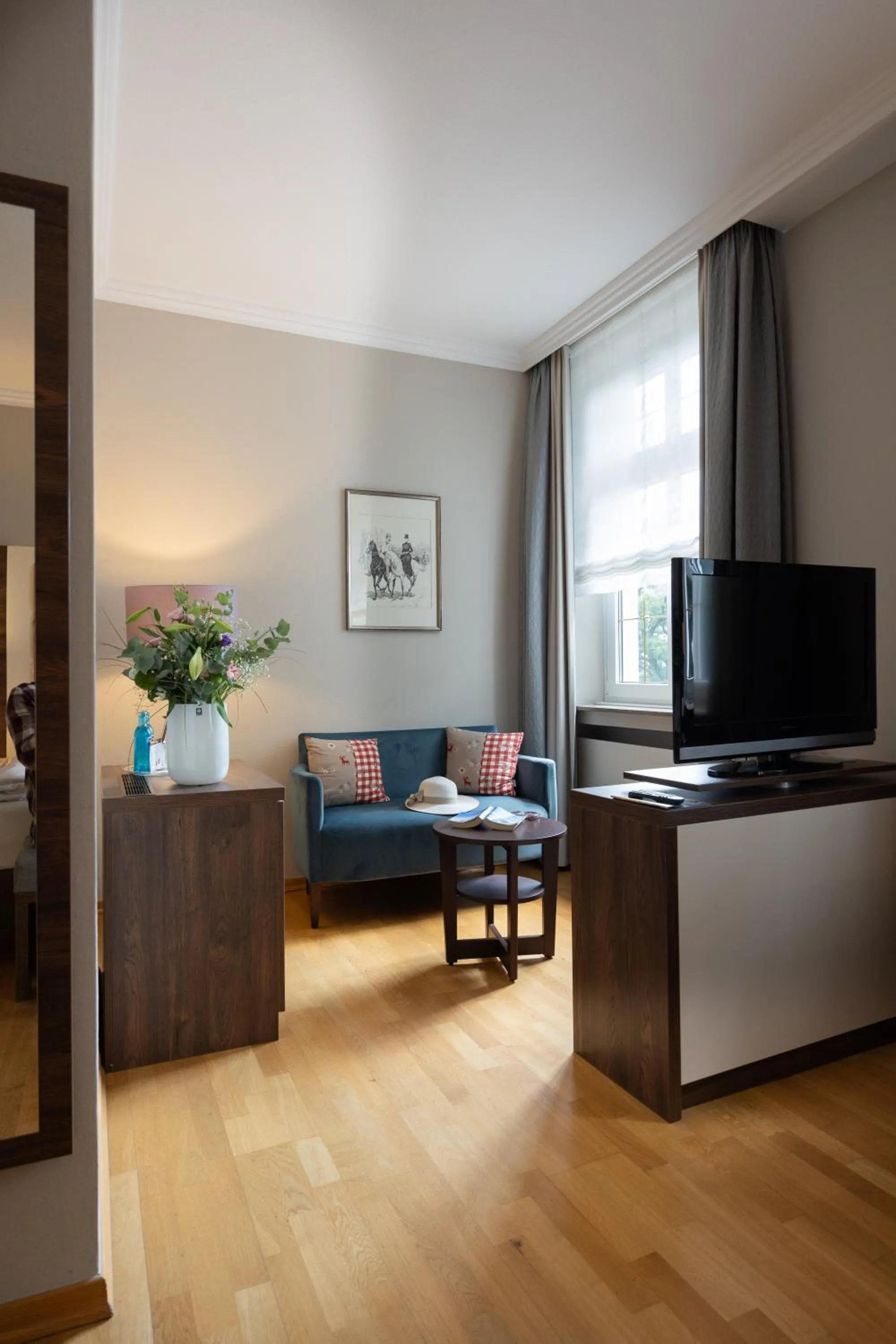 Seating area in Hotel Haus Delecke