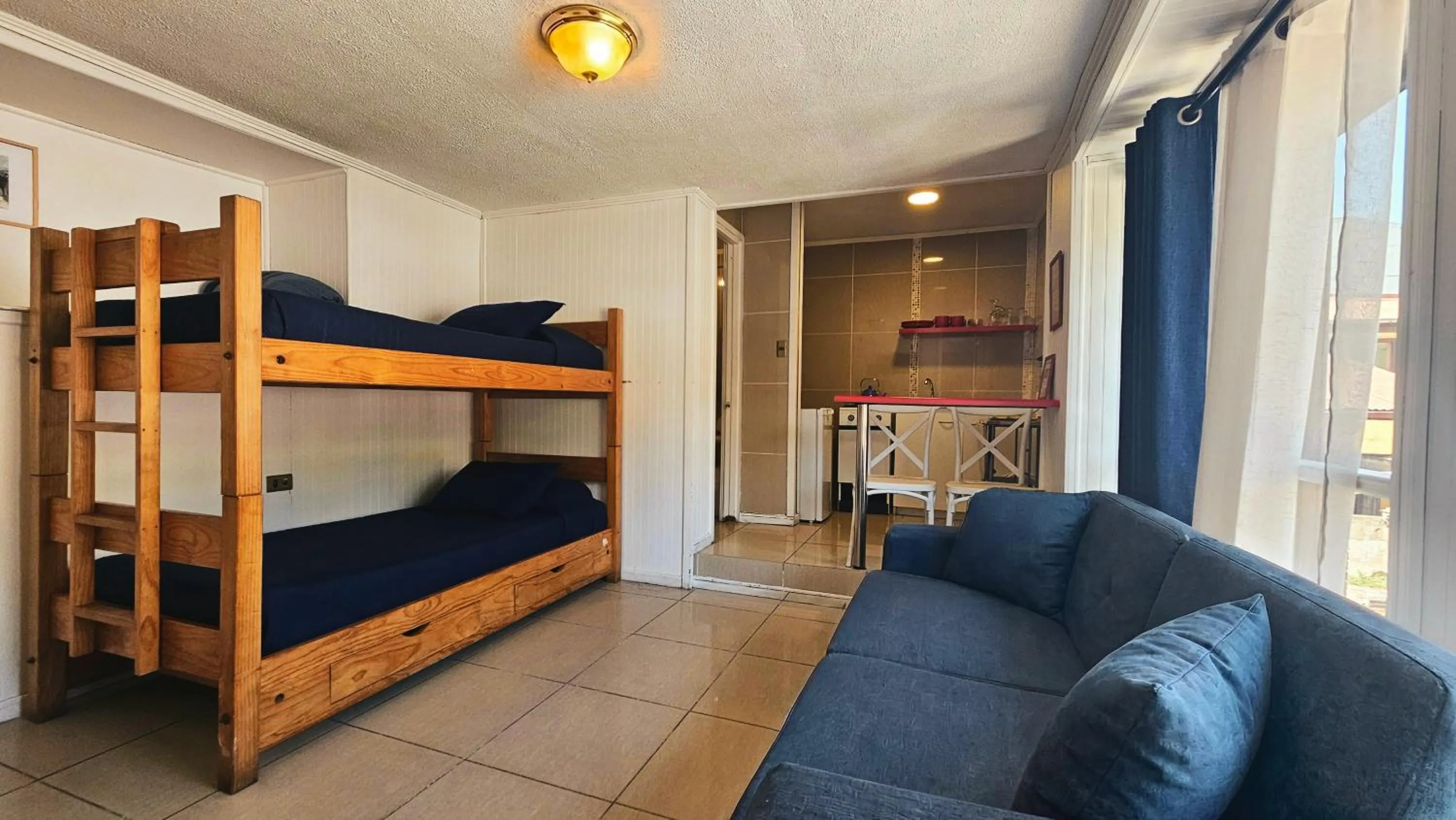 Living room, Bed in La Galería B&B