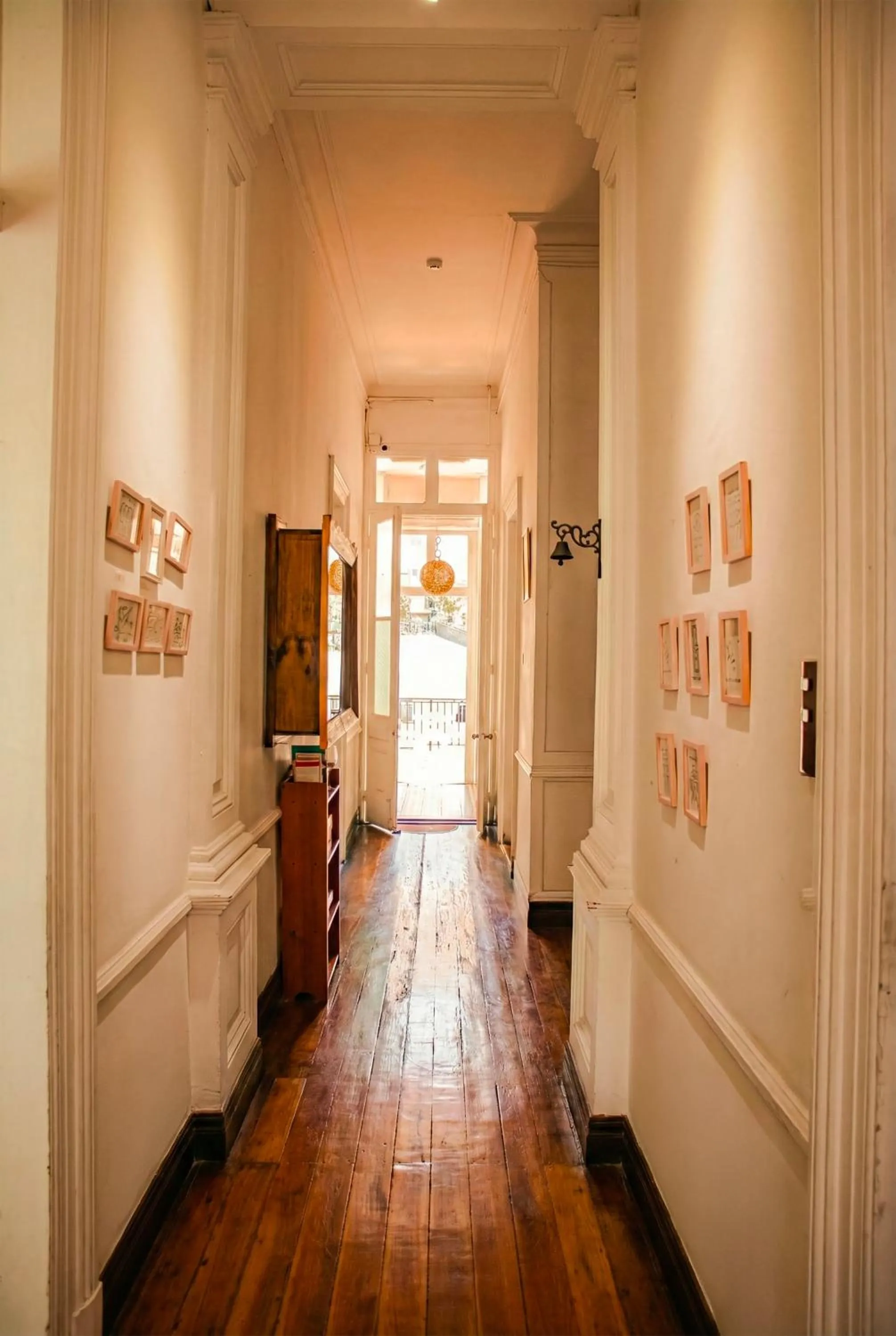 Facade/entrance in La Galería B&B