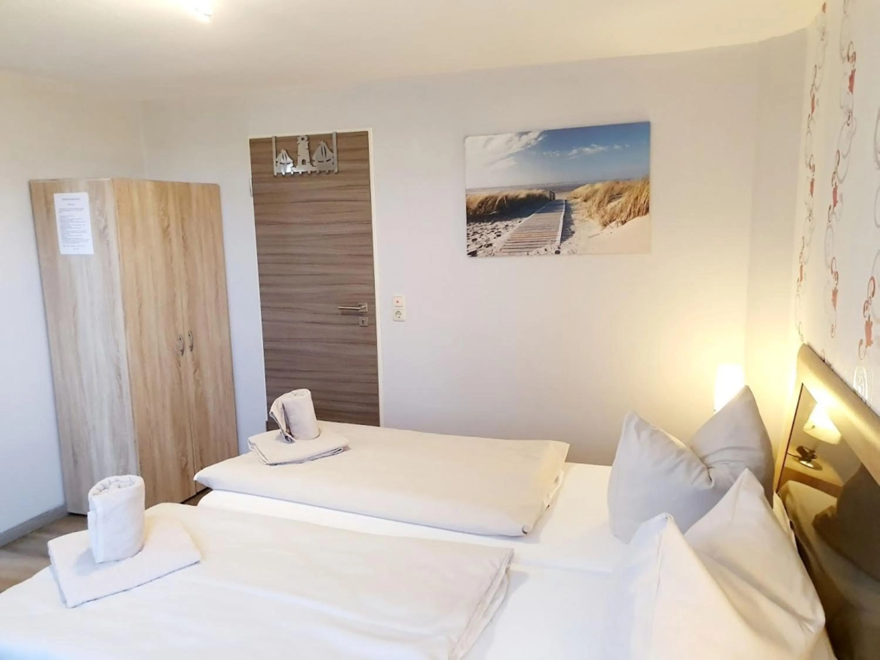 Photo of the whole room, Bed in Hotel Up Diek